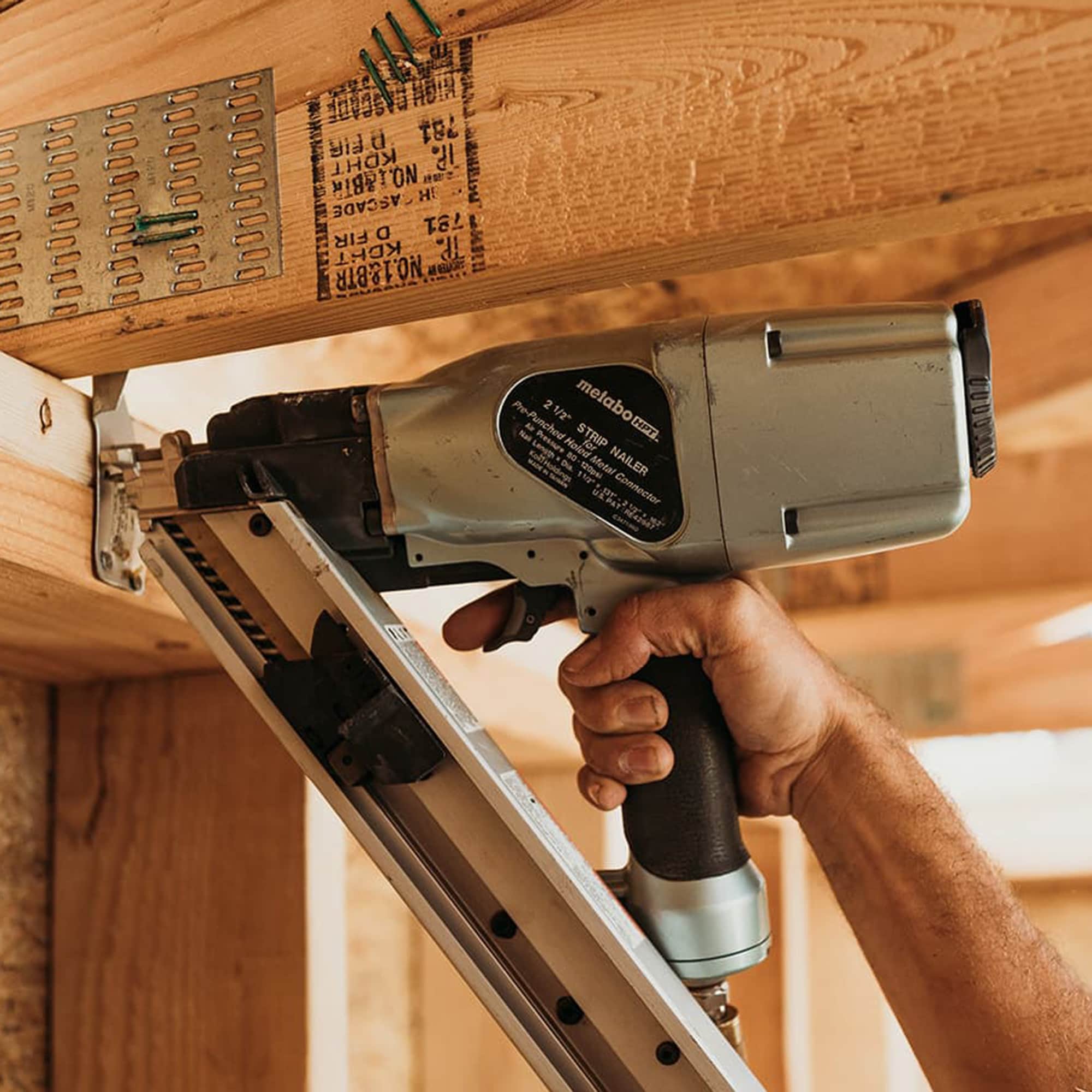 2-1/2-in Pneumatic Metal-connecting Nailer - Image 8