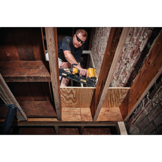 Bostitch 3-1/4-in 28-Degree Pneumatic Clip Head/Roundhead Framing Nailer - Image 12