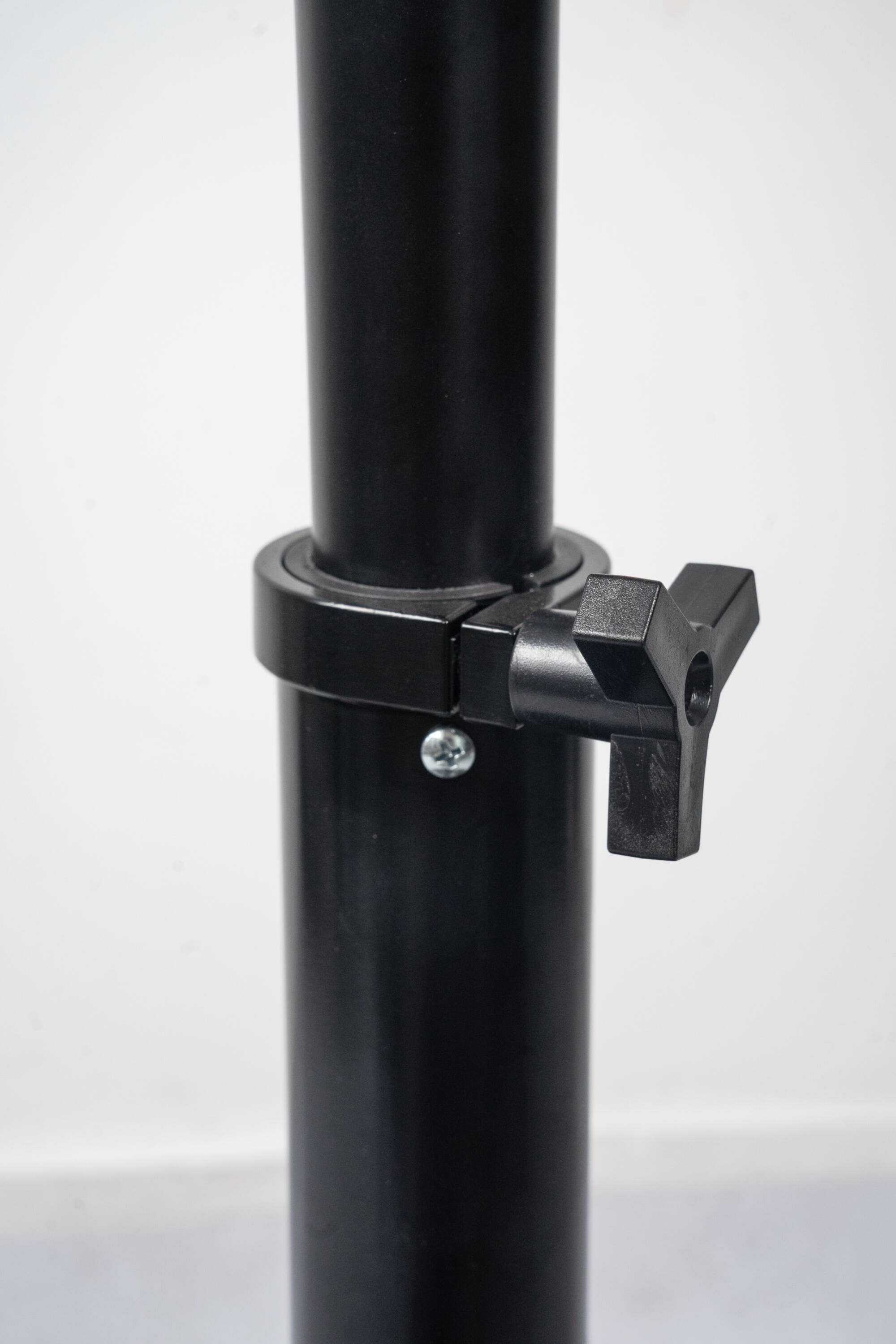 30-in 120 -Volt 3 -Speed High Velocity Indoor Black Pedestal Fan - Image 4