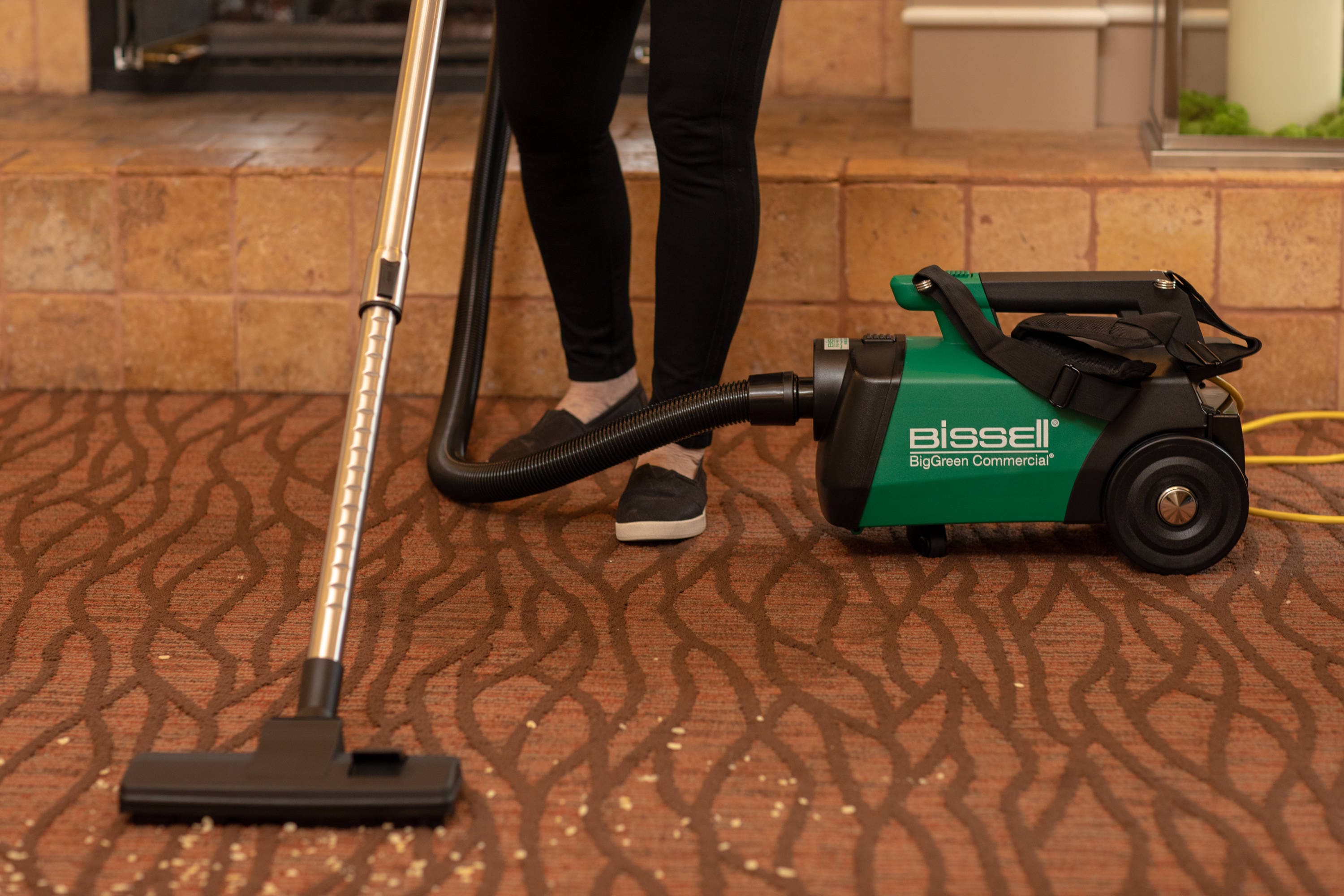 Lightweight Canister Canister Vacuum - Image 5