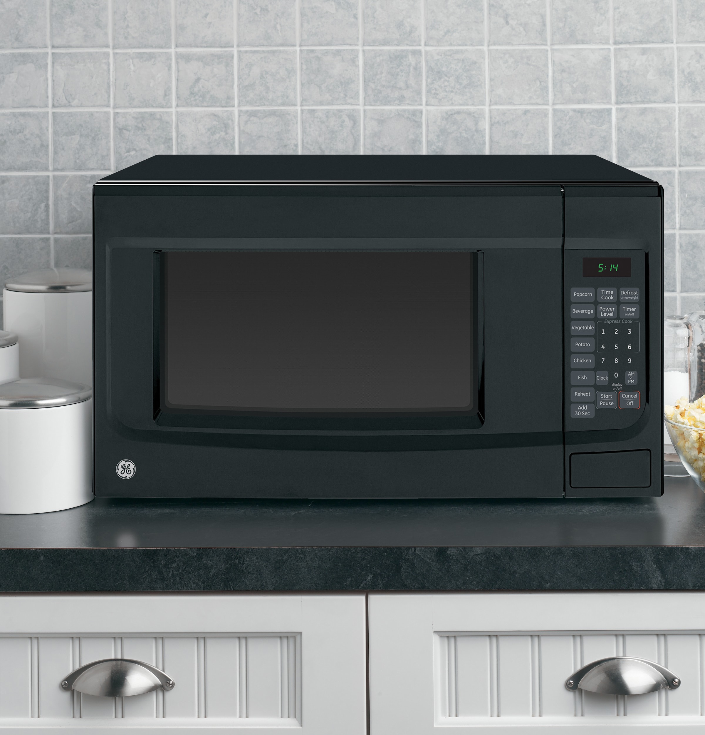 1.4-cu ft Medium 1100 -Watt Sensor Cooking Controls Countertop Microwave ( Black ) - Image 4