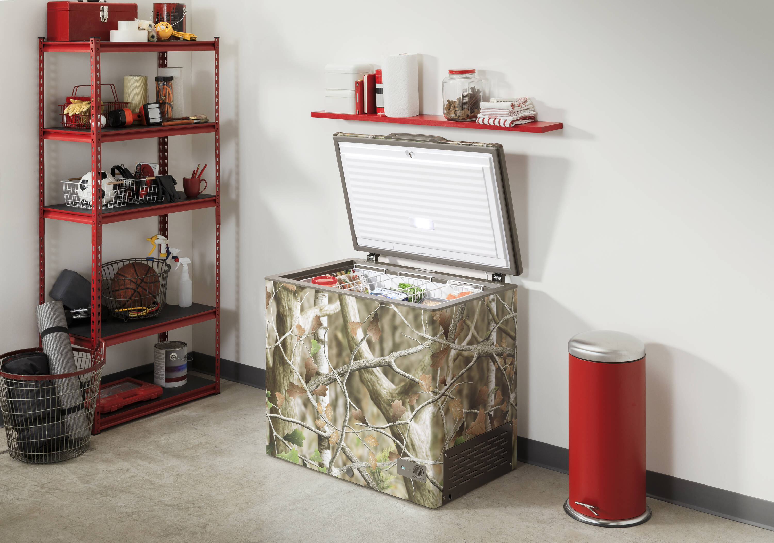 8.8-cu ft Chest Freezer Convertible to Refrigerator ( Camoflauge ) - Image 8