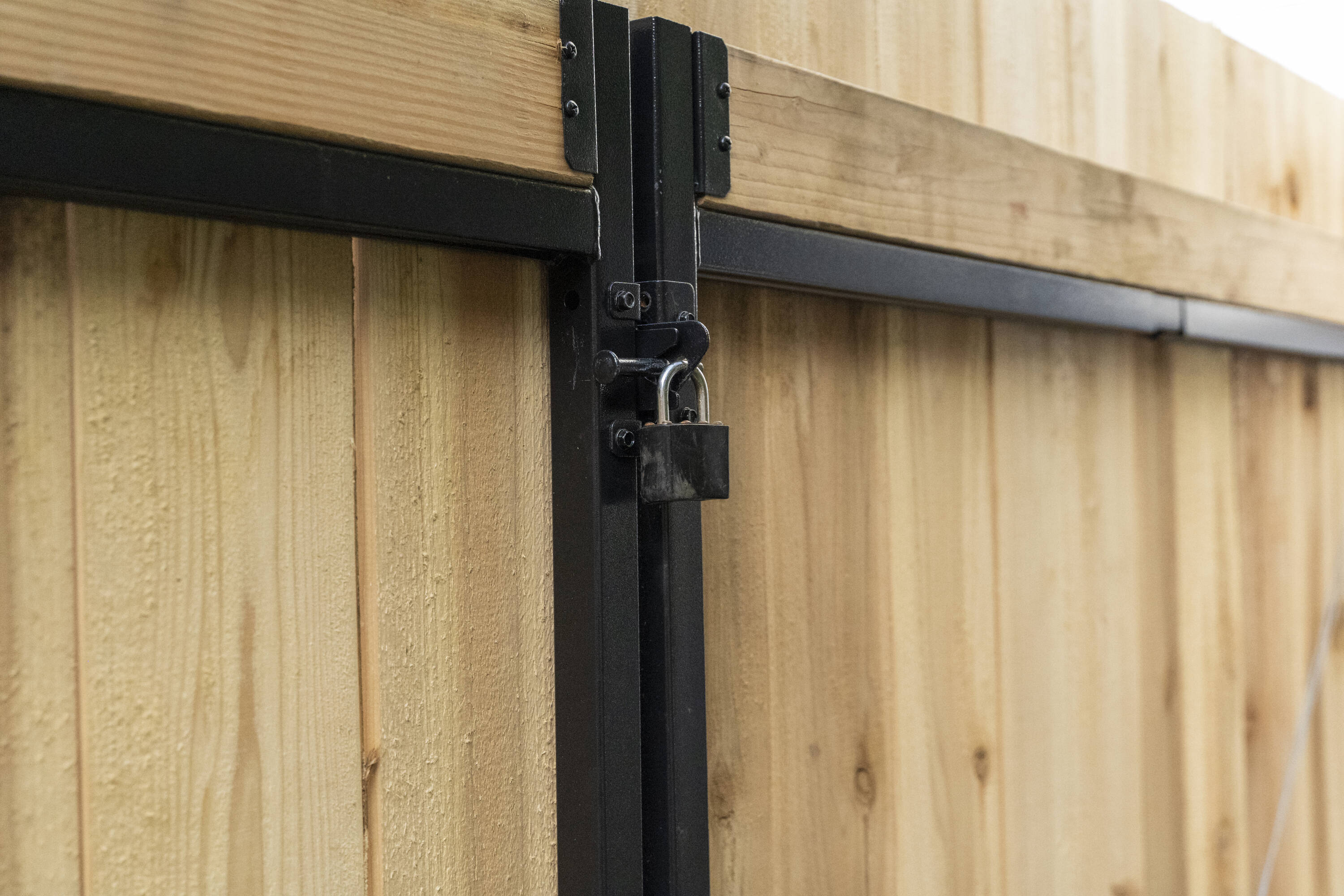 Contractor Series 96-in Black Gate kit - Image 8