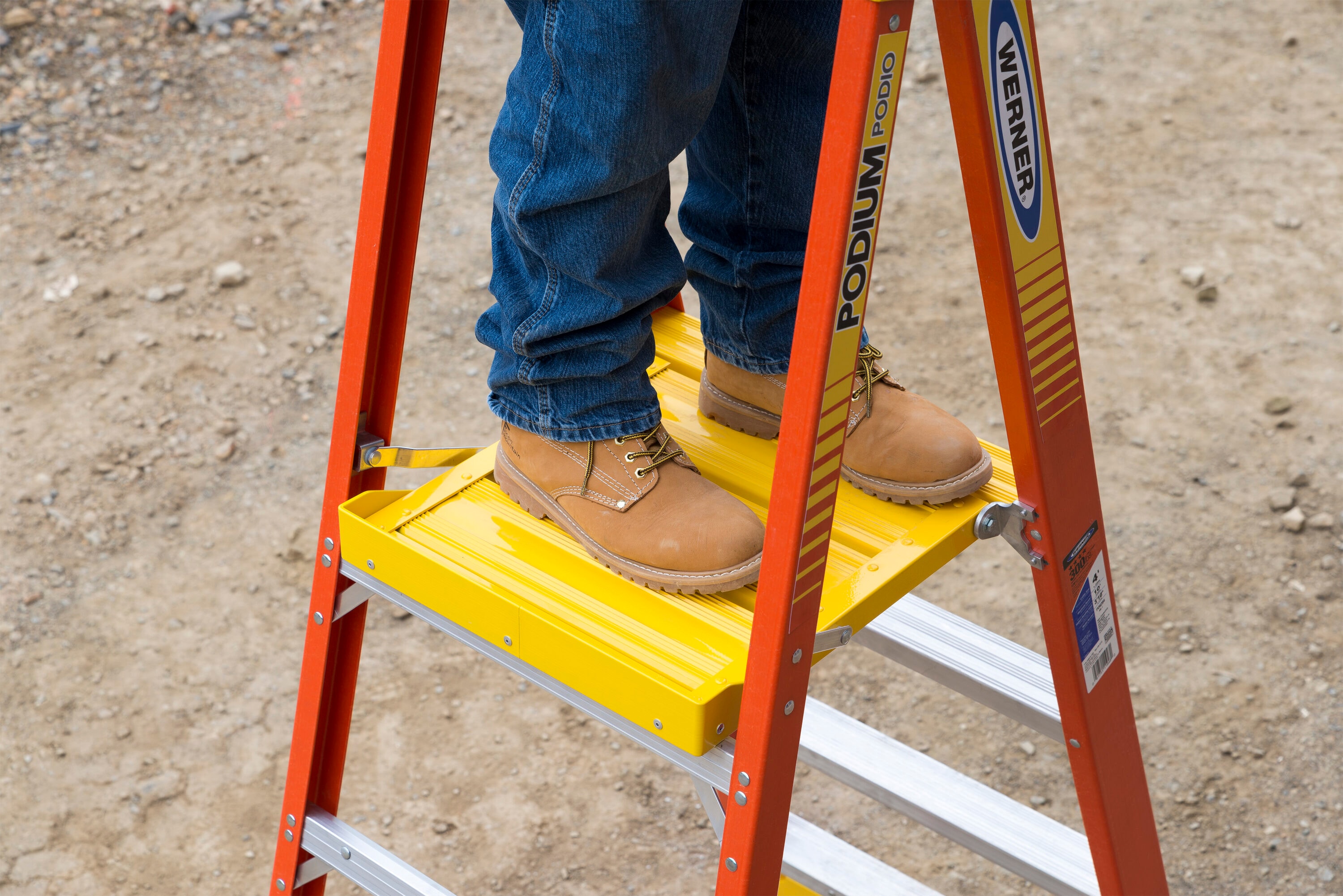 PD6200 3-ft ( 9-ft Reach Height ) Fiberglass Type 1A - 300 lbs. Load Capacity Platform ladder - Image 6