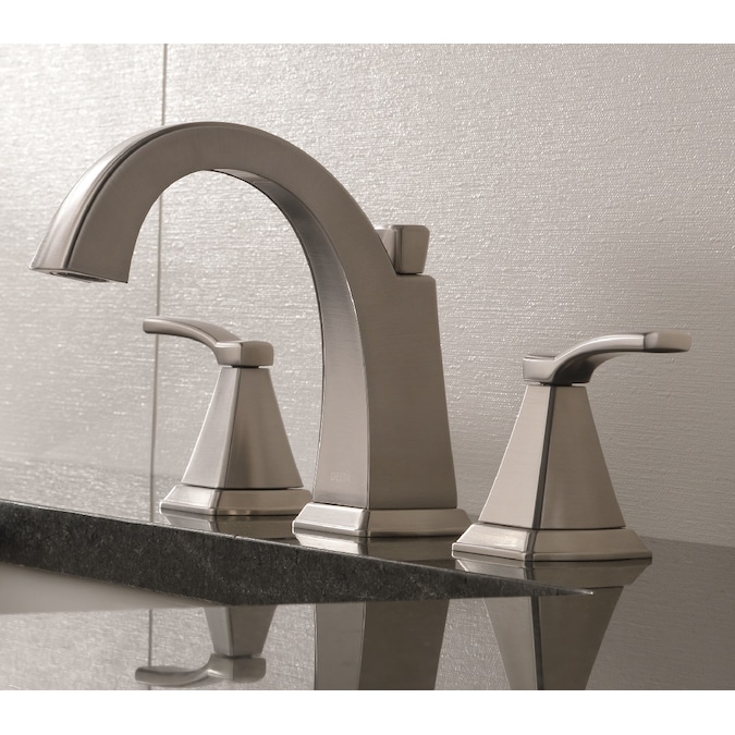 Delta Flynn Chrome Widespread 2-Handle WaterSense Bathroom Sink Faucet with Drain