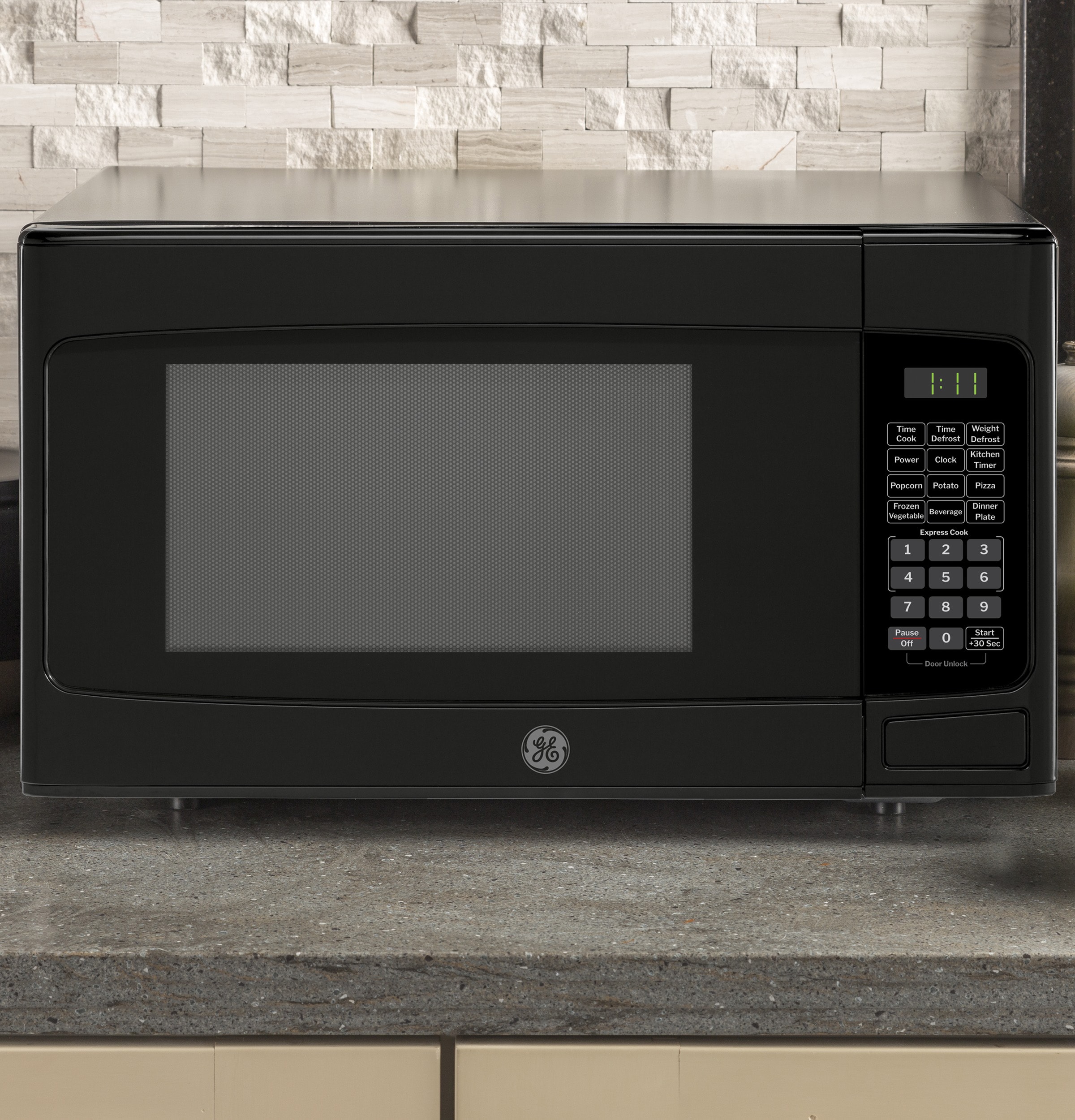 1.1-cu ft Medium 950 -Watt Countertop Microwave ( Black ) - Image 4