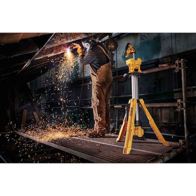 DEWALT 3000-Lumen LED Battery-operated Stand Work Light - Image 12