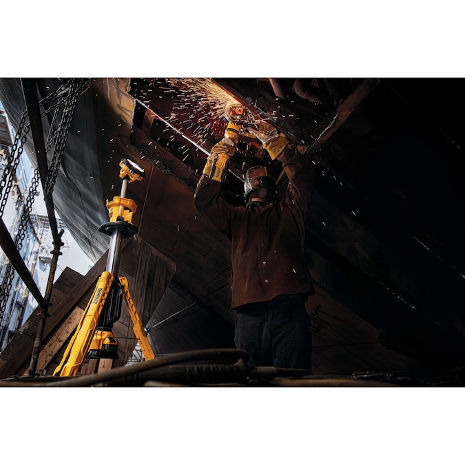 DEWALT 3000-Lumen LED Battery-operated Stand Work Light - Image 13
