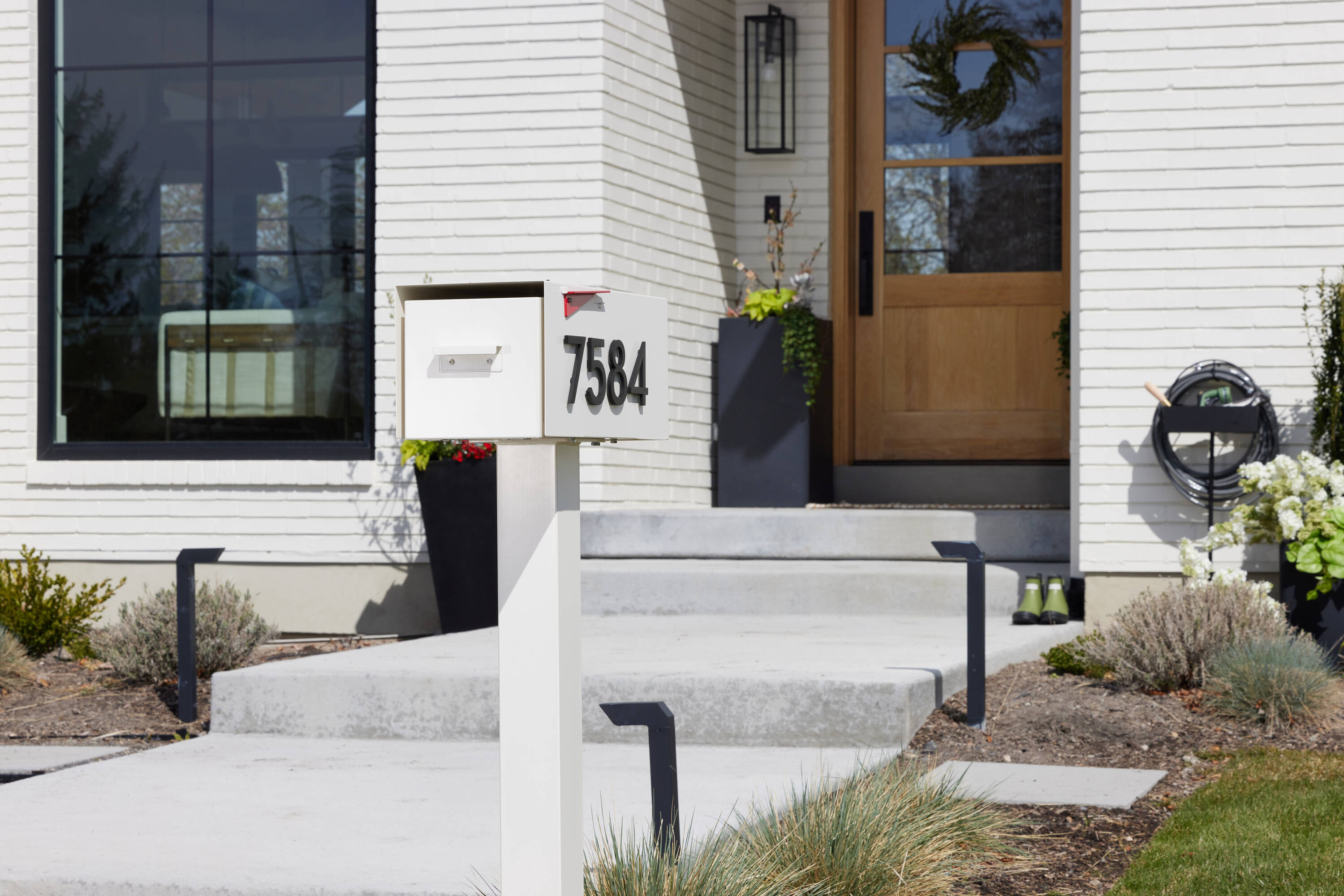 Post-Mounted Mailboxes 4 x 4 White Steel - Image 5