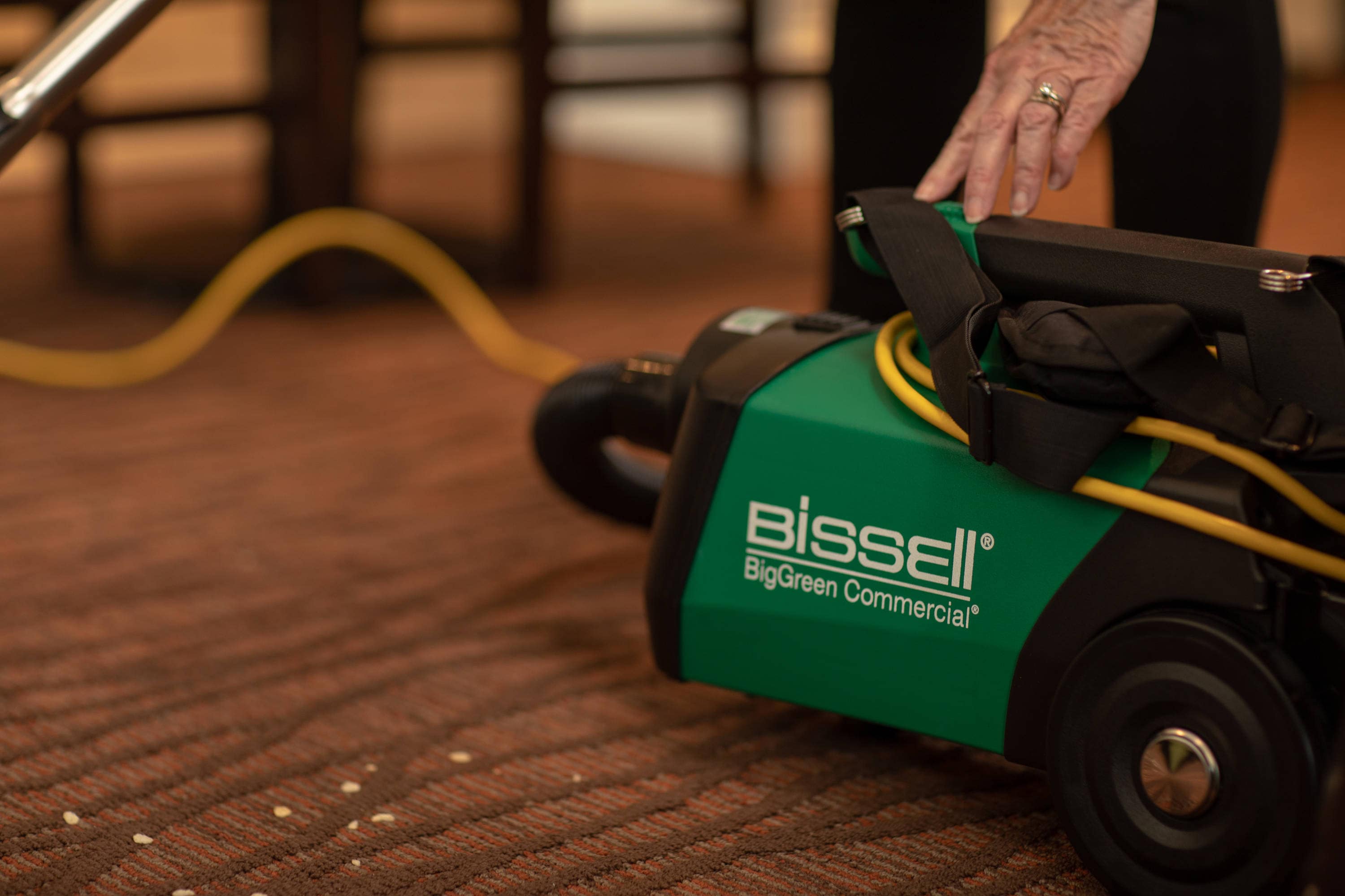 Lightweight Canister Canister Vacuum - Image 4