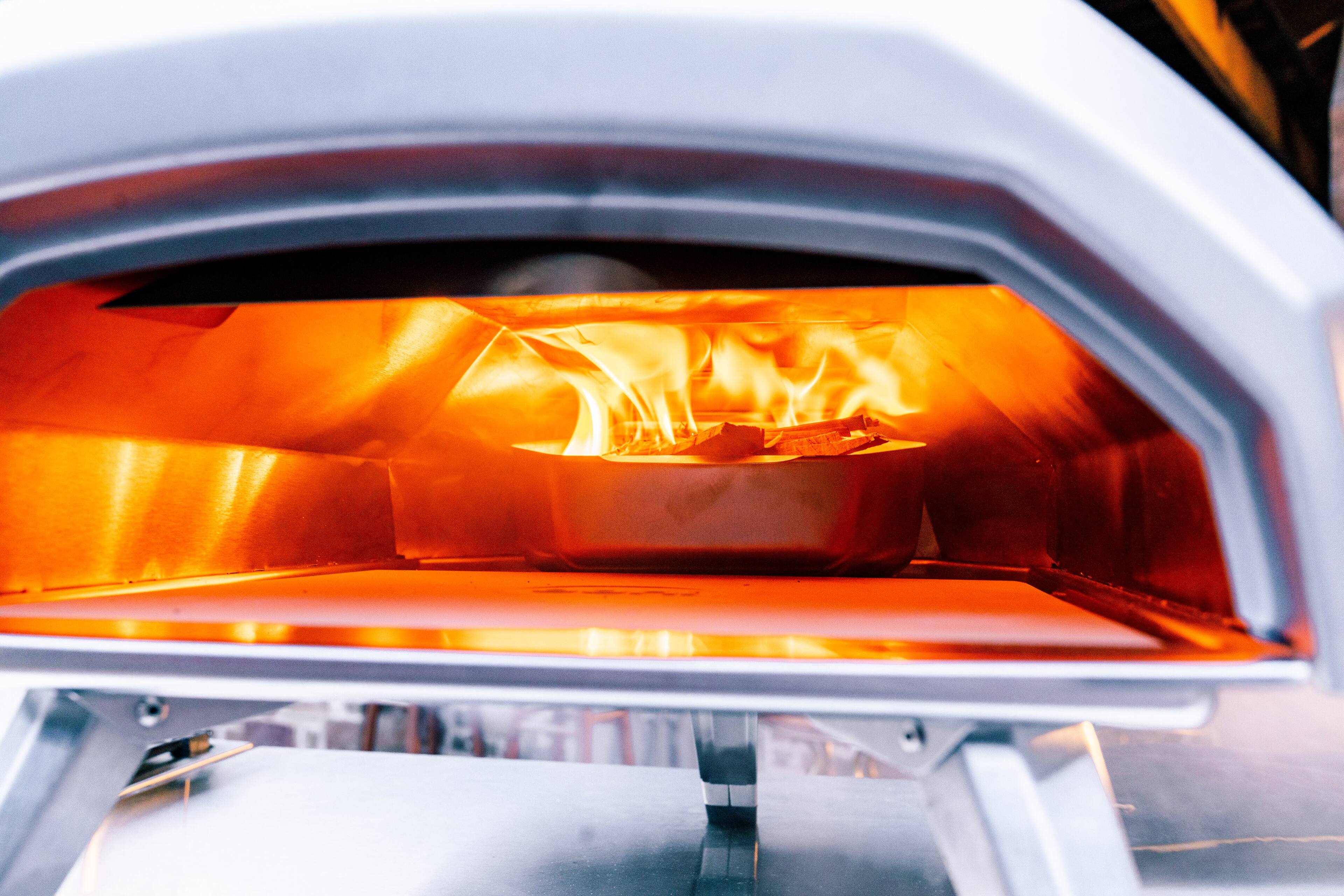 Ooni - Karu 12 Multi-Fuel Outdoor Portable Pizza Oven - Silver - Image 19