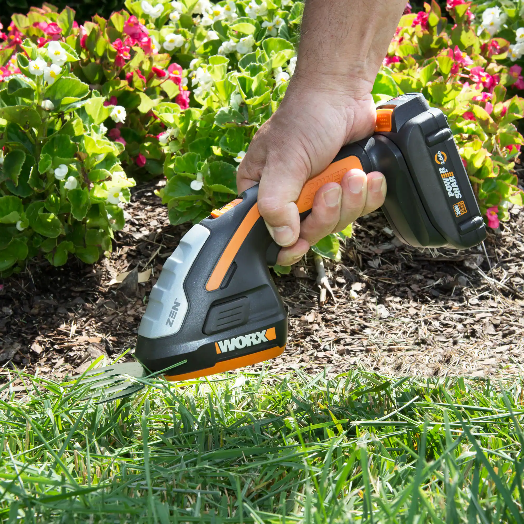 WORX - 20V Power Share Cordless 8" 2-in-1 Hedge Trimmer - Black - Image 8