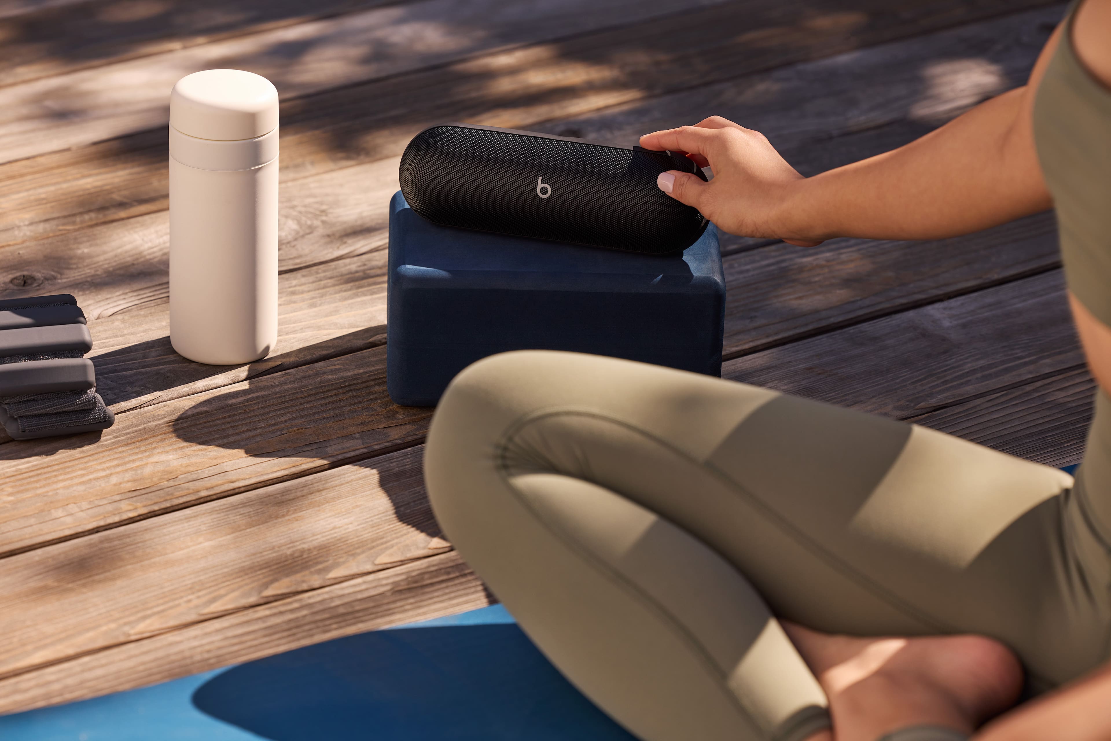 Beats - Pill Portable Wireless Bluetooth Speaker and Portable Charger - Matte Black - Image 8