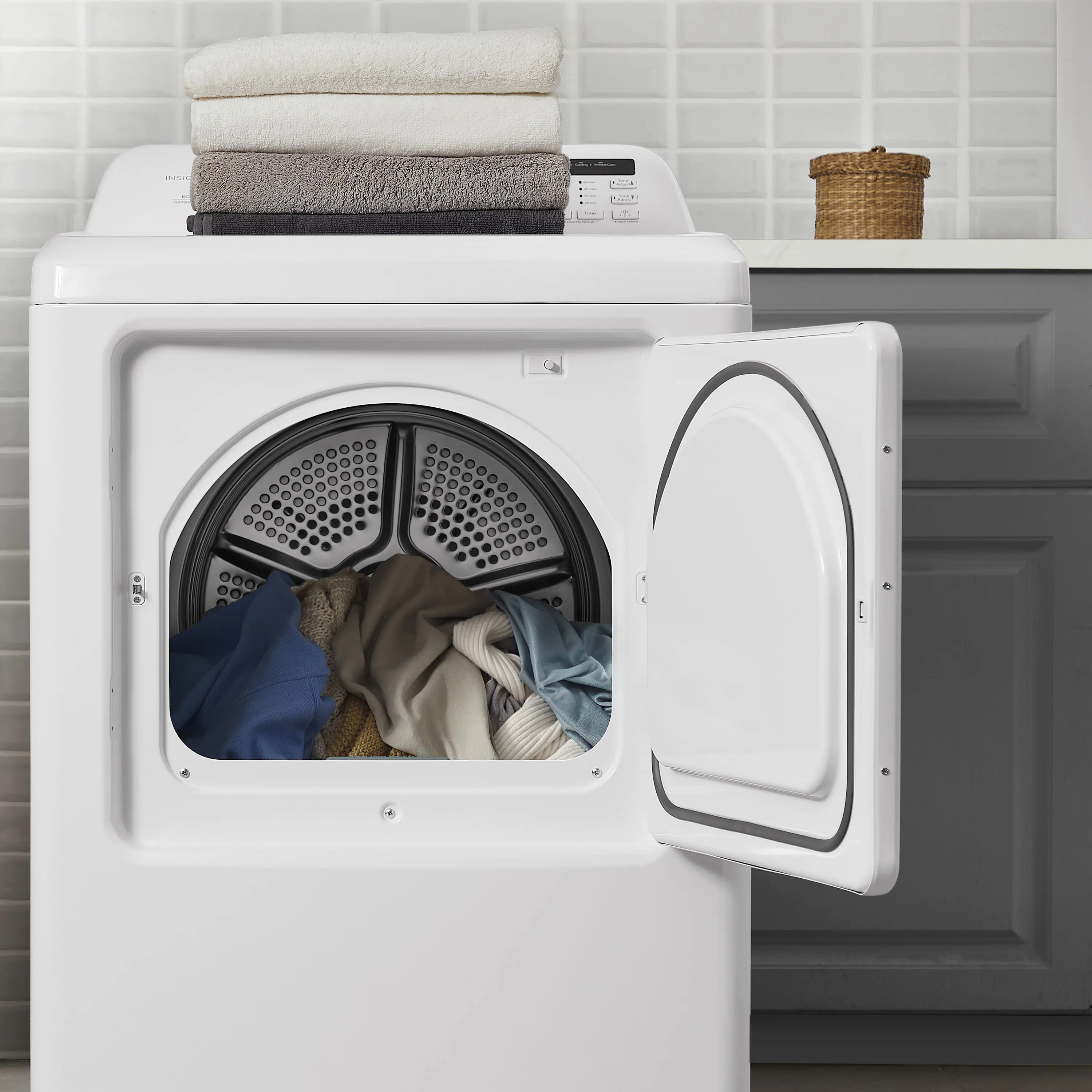Insignia™ - 7 Cu. Ft. Electric Dryer with Sensor Dry - White - Image 10