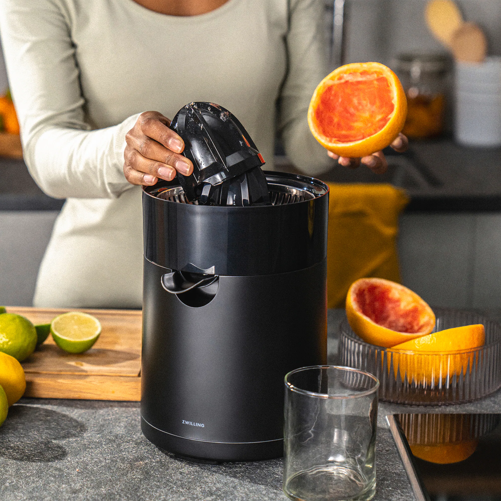 ZWILLING - Enfinigy Citrus Juicer - Black - Image 5