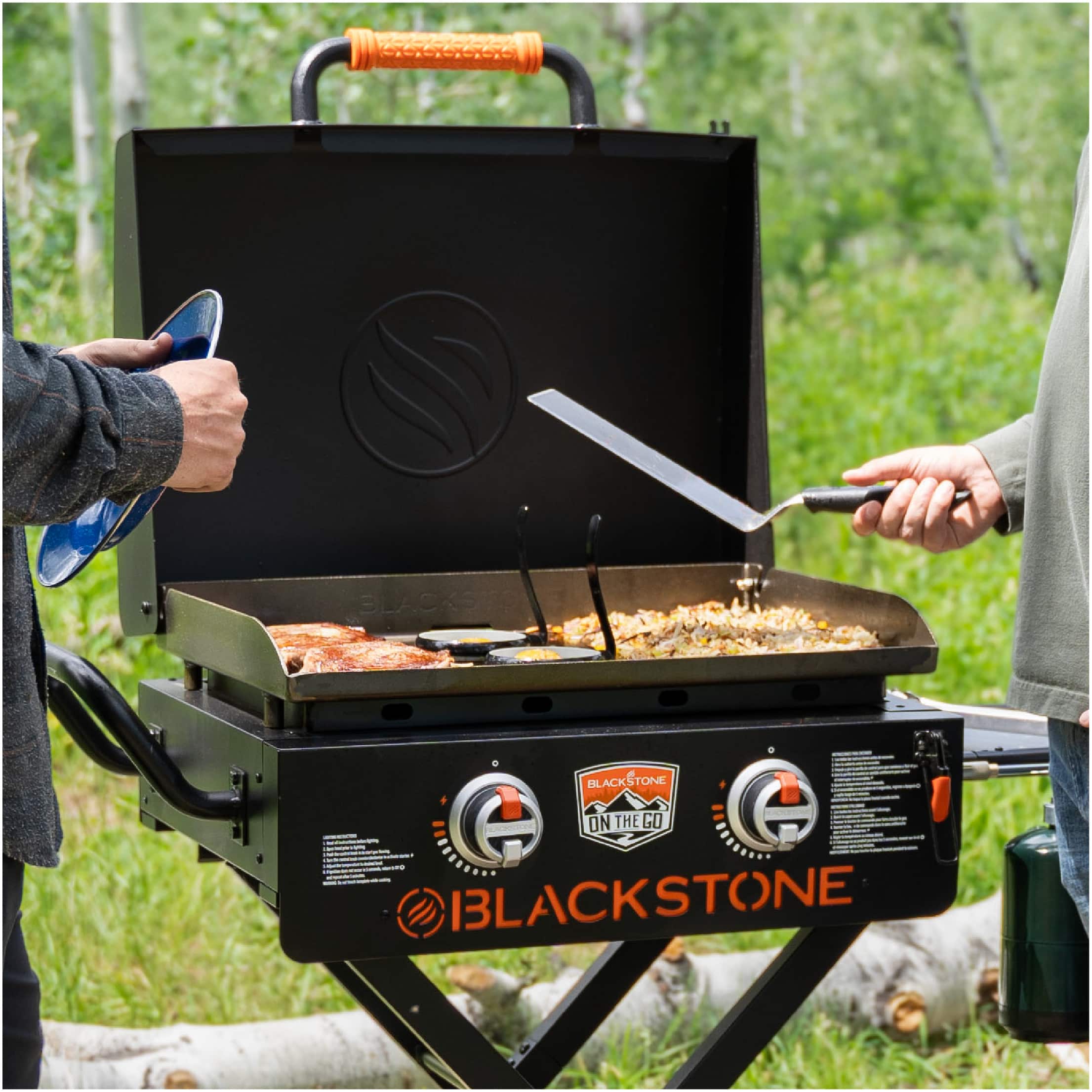 Blackstone - On the Go 22-in. Outdoor Omnivore Griddle with Hood and Flex-fold Legs - Black - Image 5