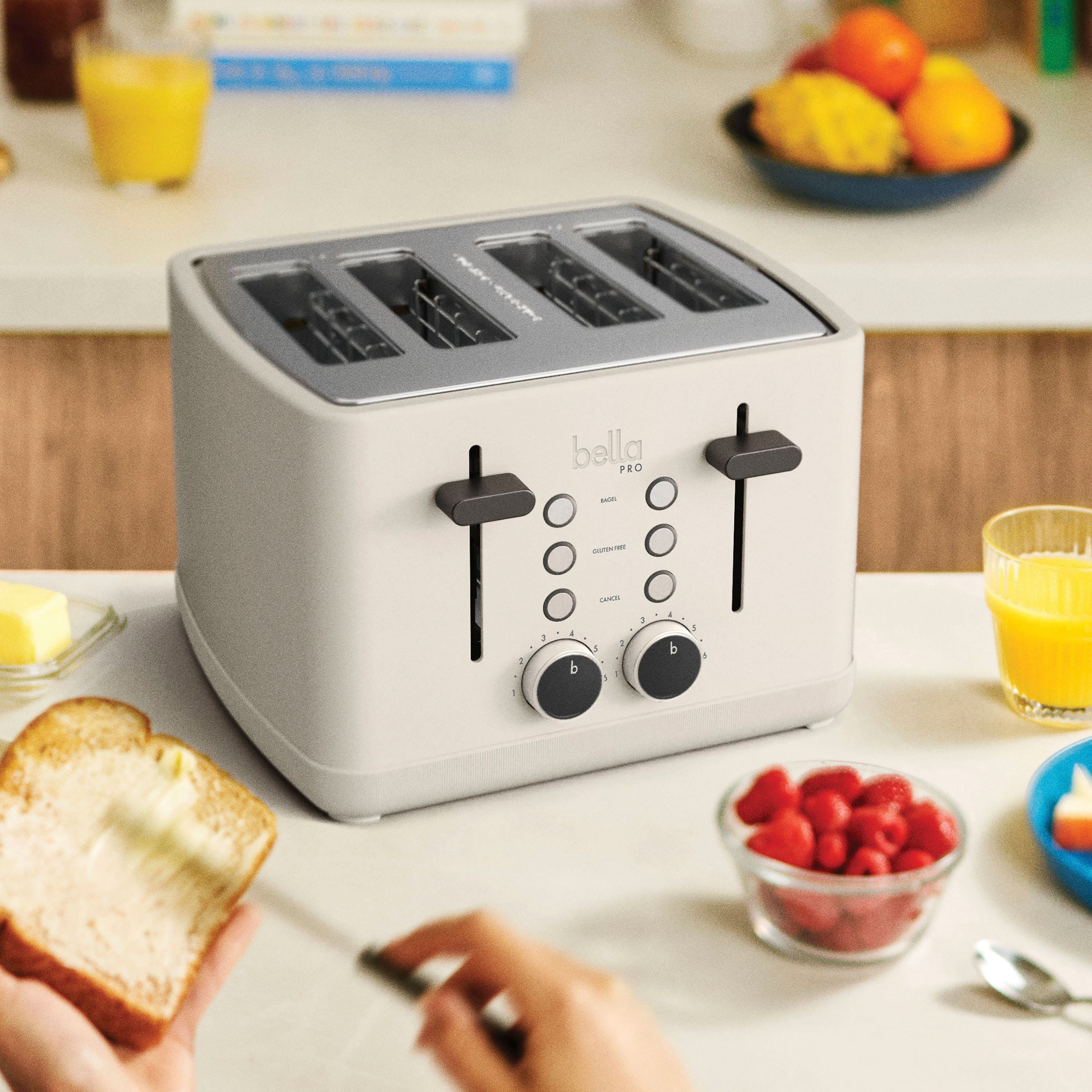 bella PRO - 4-Slice Toaster with Extra Wide Slots - Oatmilk - Image 6