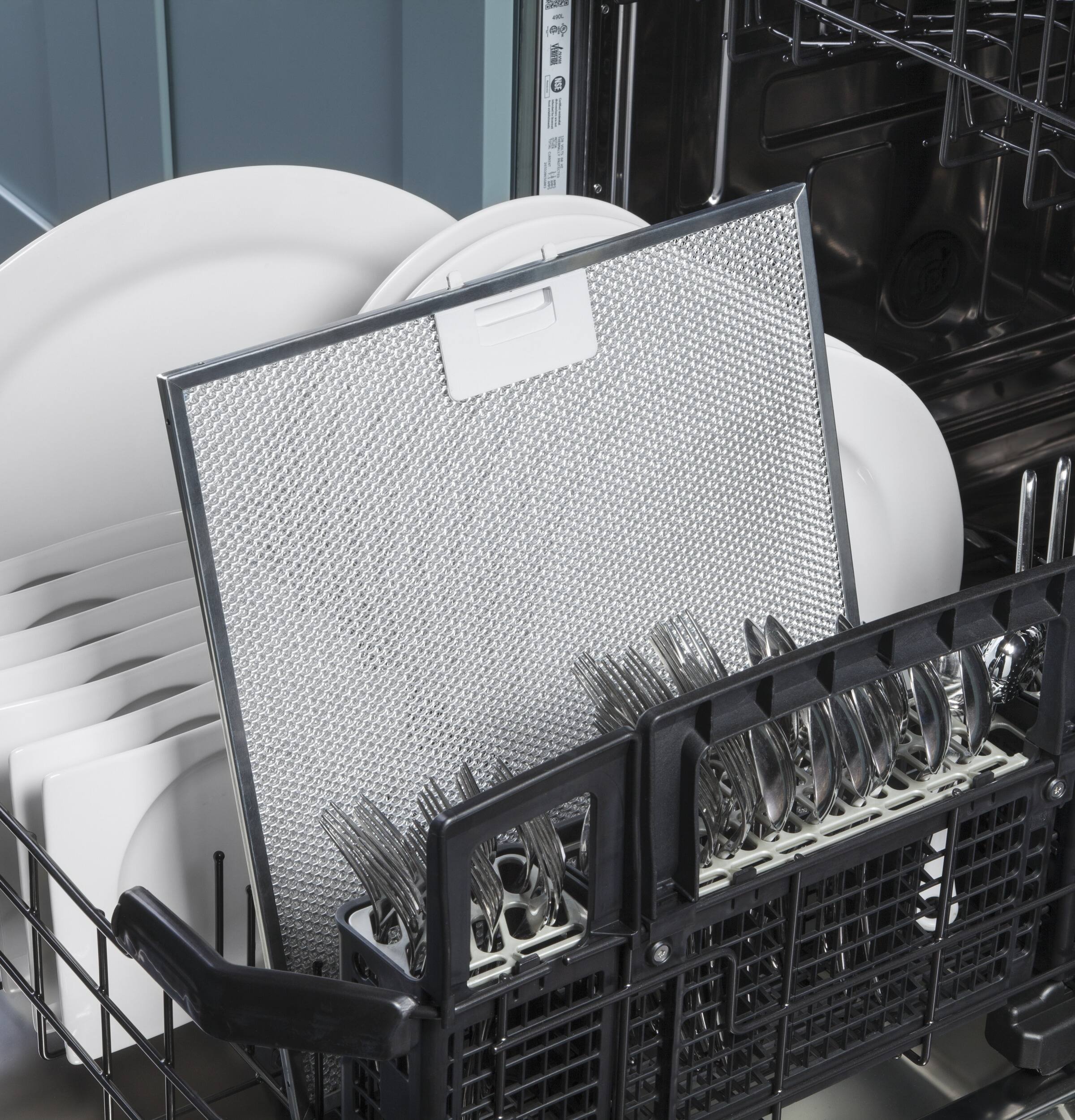 GE - 30 inches - Convertible - Under cabinet Range Hood - Stainless steel - Image 5