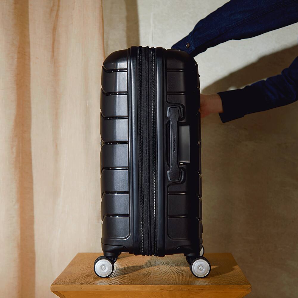 Samsonite - Freeform 23" Expandable Spinner Suitcase - Black - Image 8