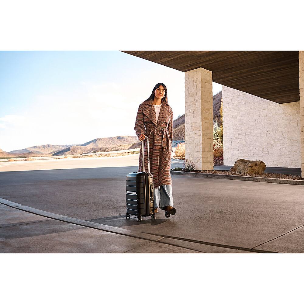 Samsonite - Freeform 23" Expandable Spinner Suitcase - Black - Image 9