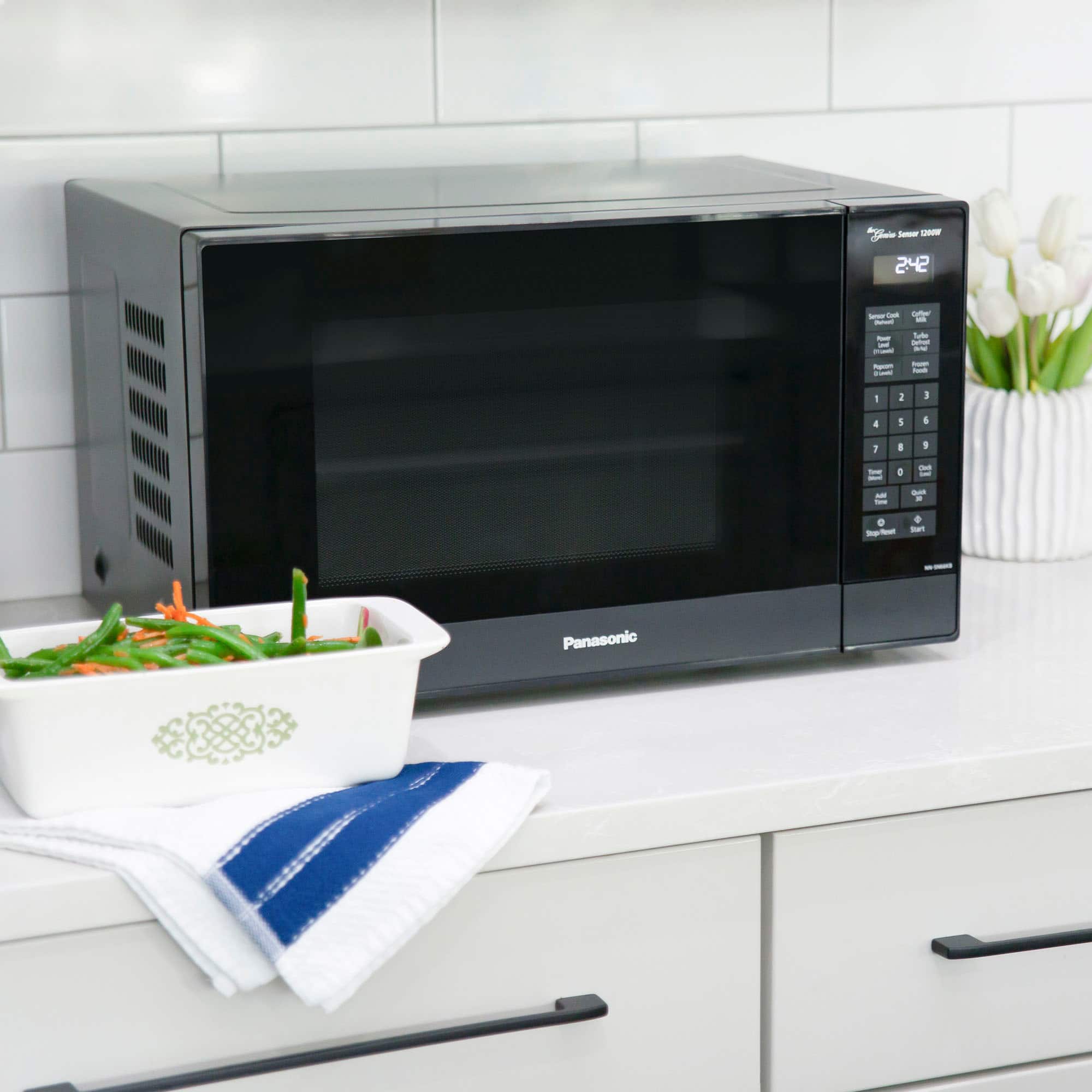 Panasonic - 1.2 Cu. Ft. 1200 Watt SN66KB Microwave with Inverter and Genius Sensor - Black - Image 5