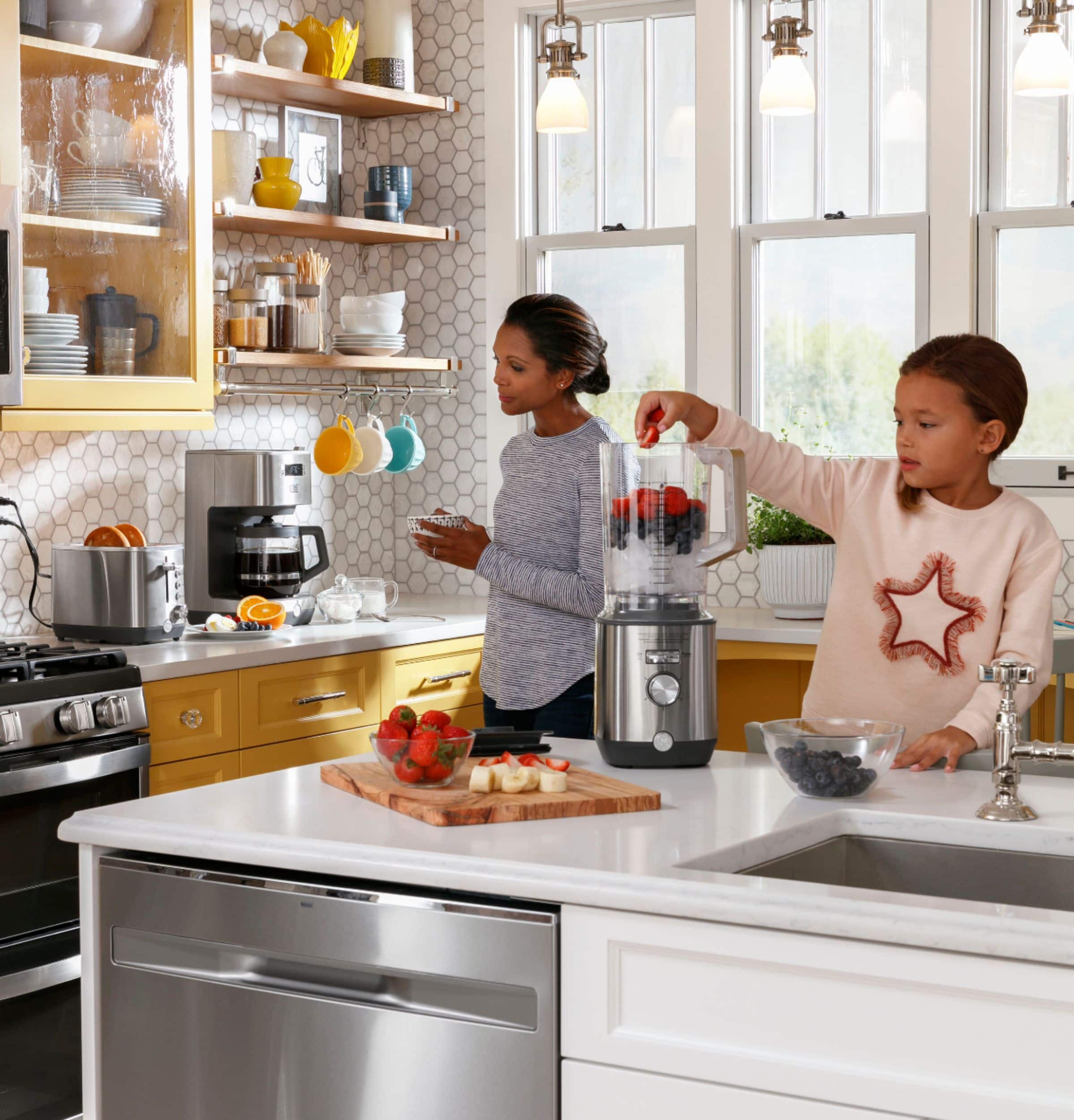 GE - 5-Speed 64-Oz. Blender with Blender Cups - Stainless Steel - Image 24