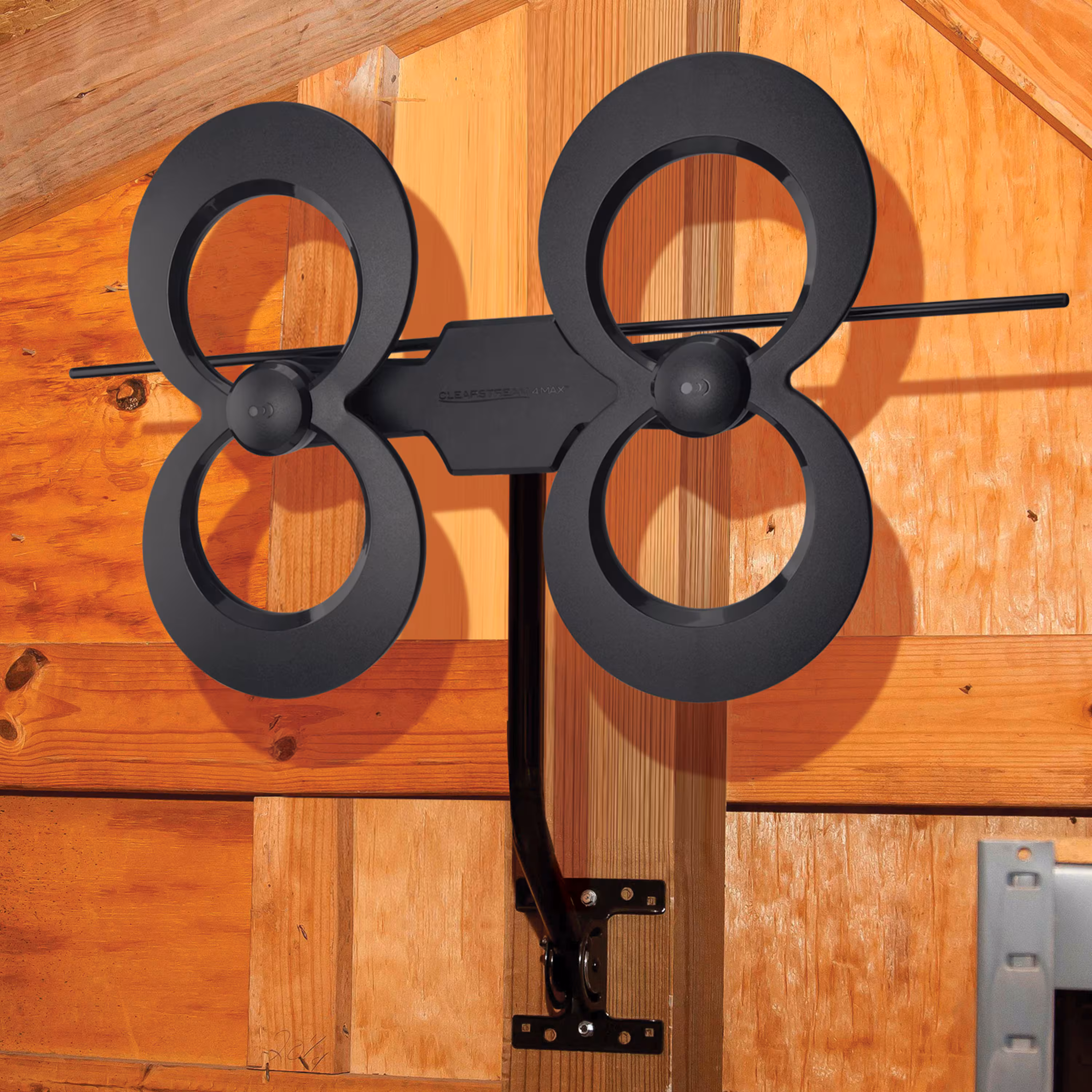 Antennas Direct - ClearStream 4MAX Complete Amplified Indoor/Outdoor HDTV Antenna with Mast, Coaxial Cable, Amplifier, and 3-Way Splitter - Black - Image 6
