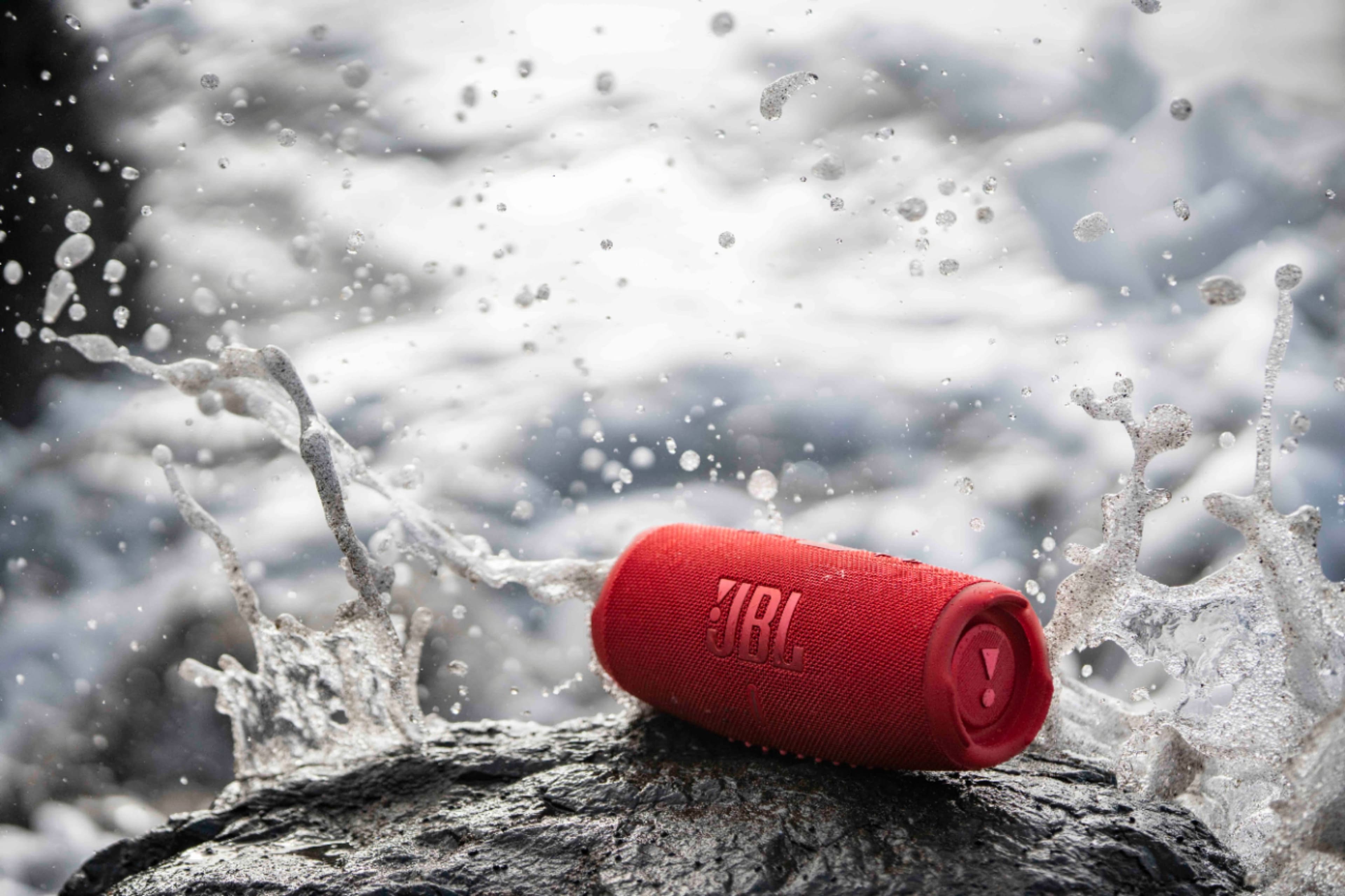 JBL - CHARGE5 Portable Waterproof Speaker with Powerbank - Red - Image 10