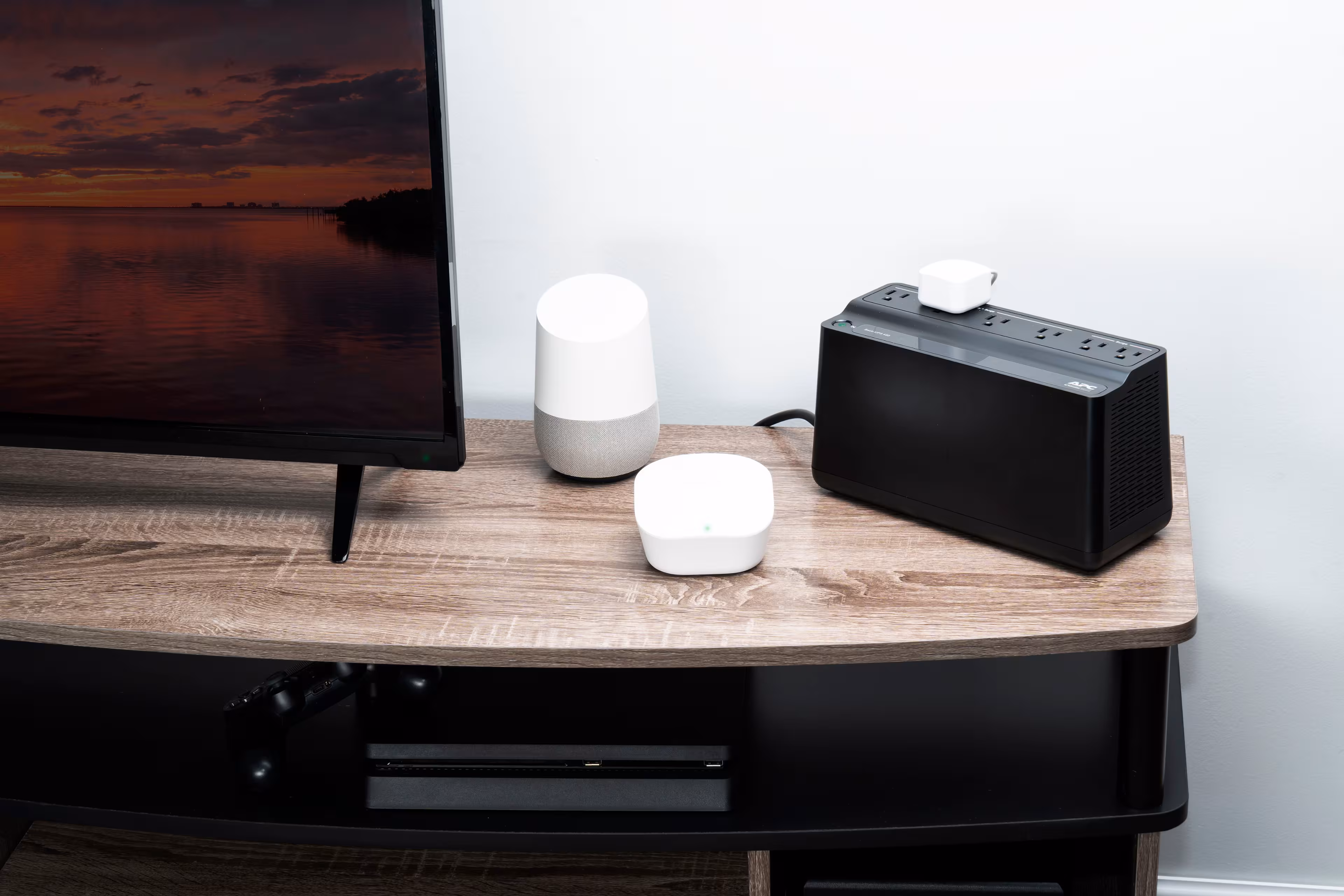 APC - Back-UPS Connect 450VA, 120V, 6 NEMA outlets (2 surge) - Black - Image 6