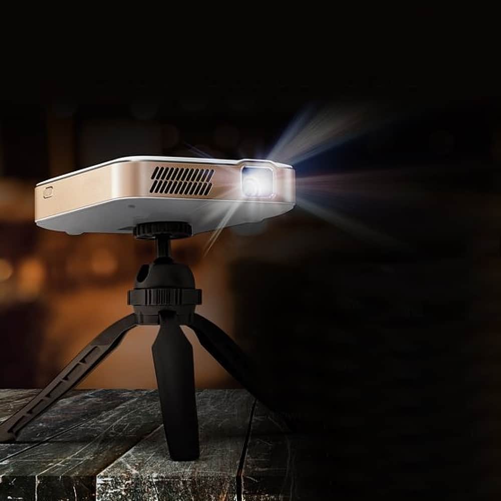 Kodak - Luma 400 Portable HD Smart Pico Projector, Wi-Fi, Bluetooth, HDMI & USB Small Mini Home Theater System Up to 150” - White - Image 9