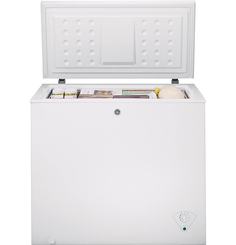 GE - 7.0 Cu. Ft. Garage-Ready Chest Freezer - White - Image 4