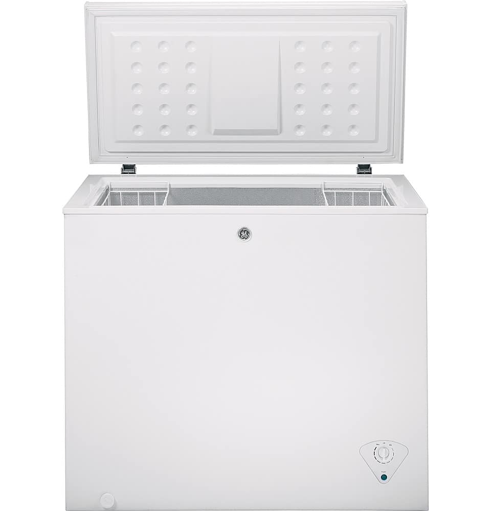 GE - 7.0 Cu. Ft. Garage-Ready Chest Freezer - White - Image 3
