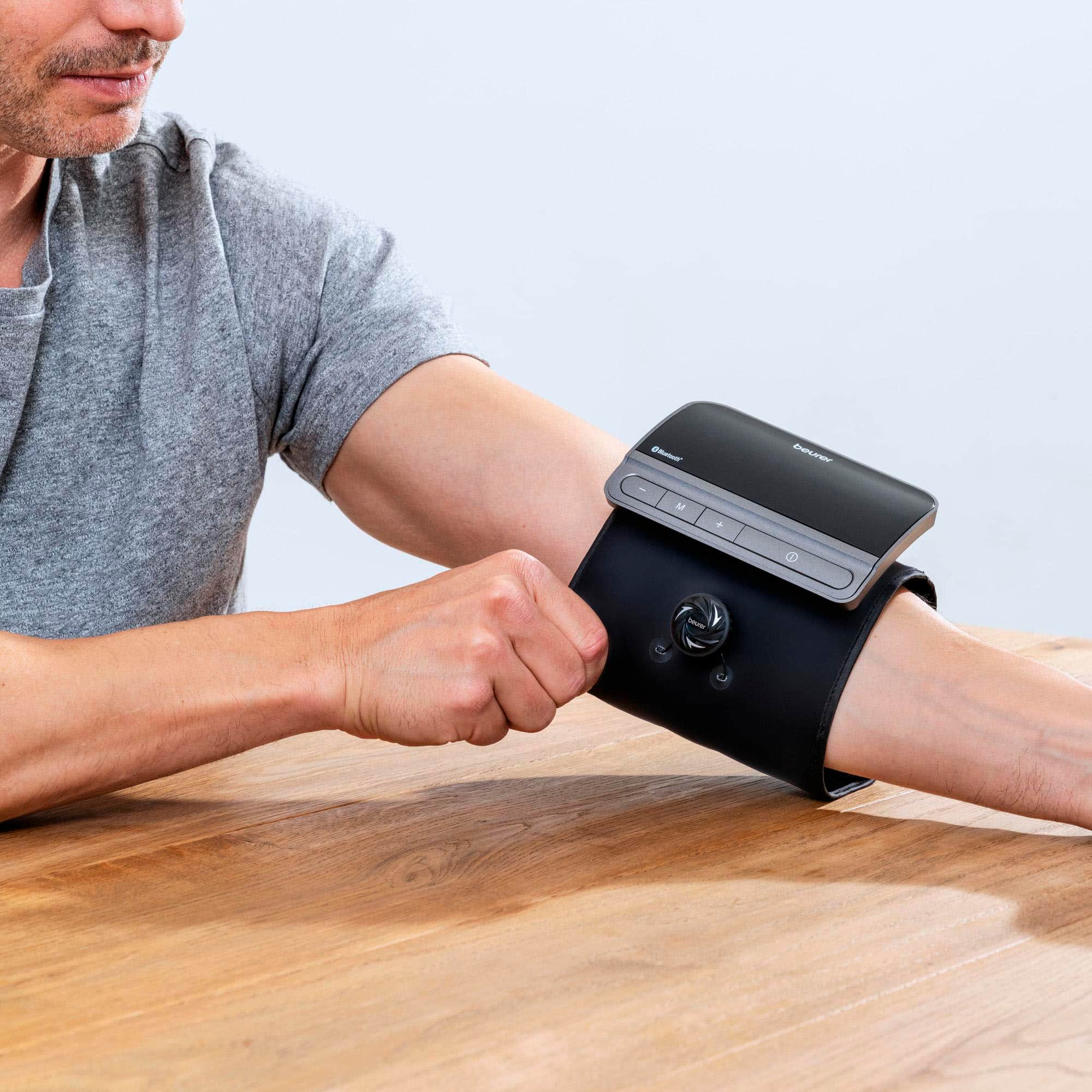 Beurer - Bluetooth One-Piece Blood Pressure Monitor - Black - Image 2