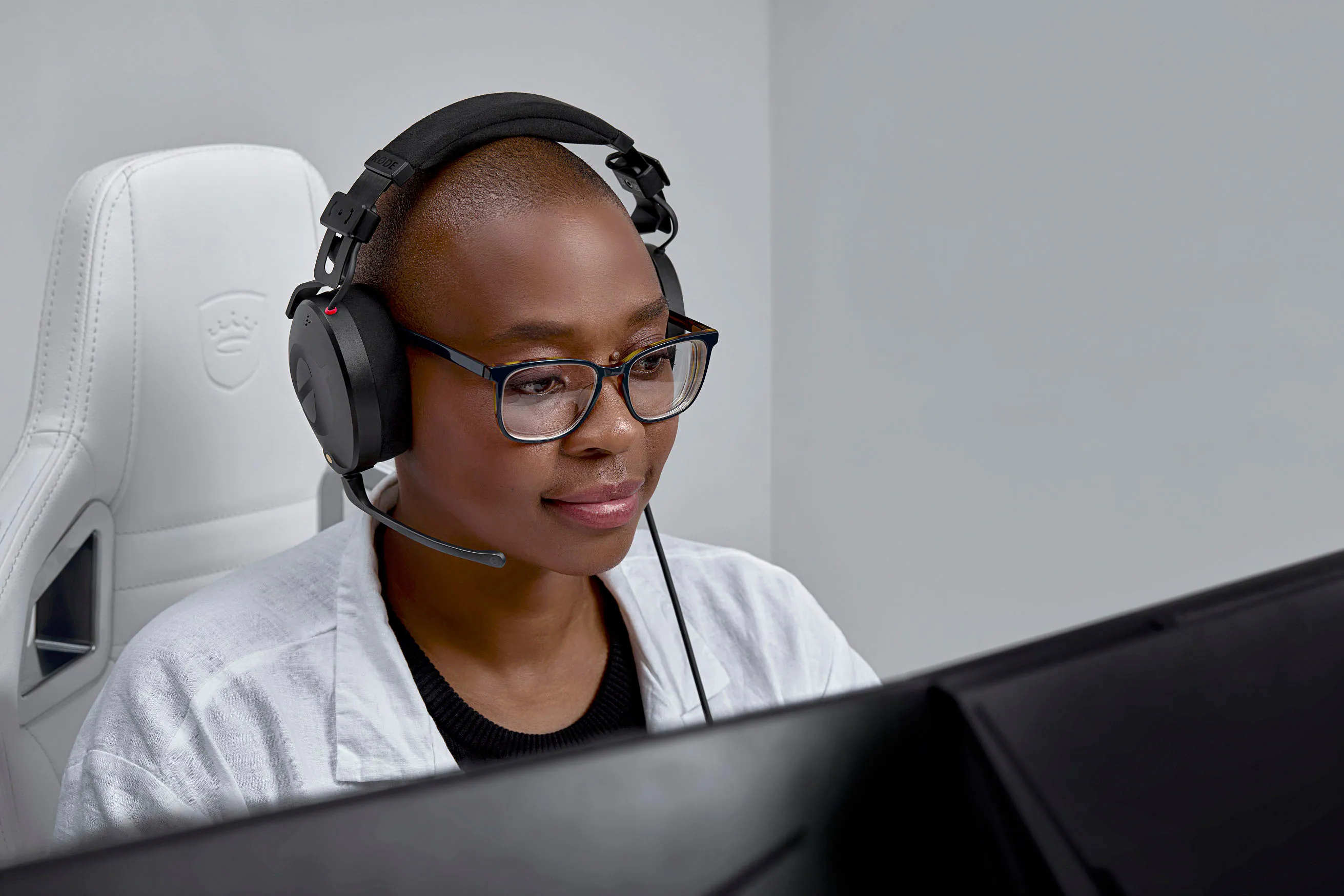 RØDE - NTH-100M Professional Over-the-Ear Headphones - Black - Image 3