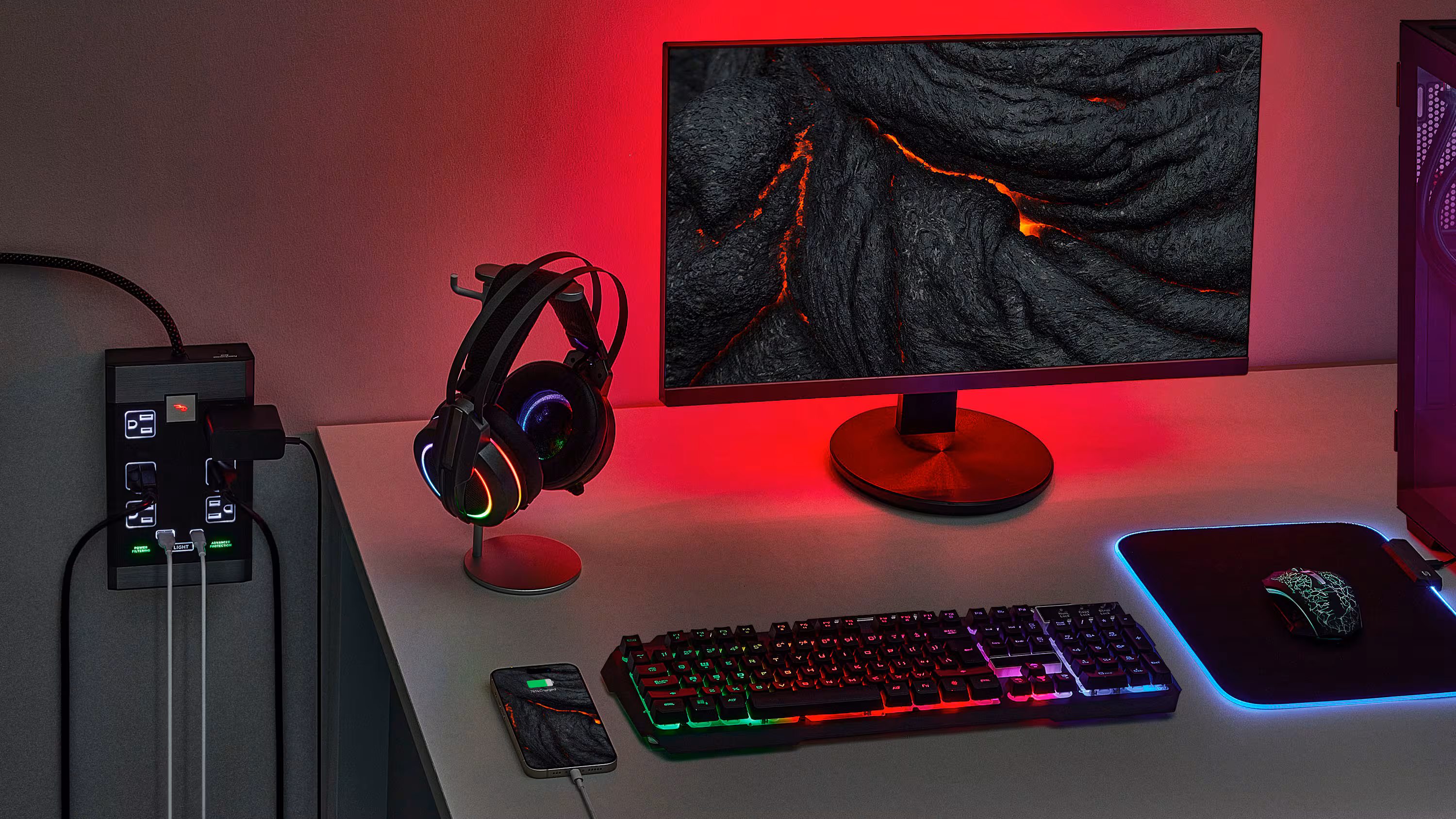 Rocketfish™ - 6-Outlet Strip Premium/1-USB-C/1-USB 2,880 Joules Surge Protector - Black - Image 3