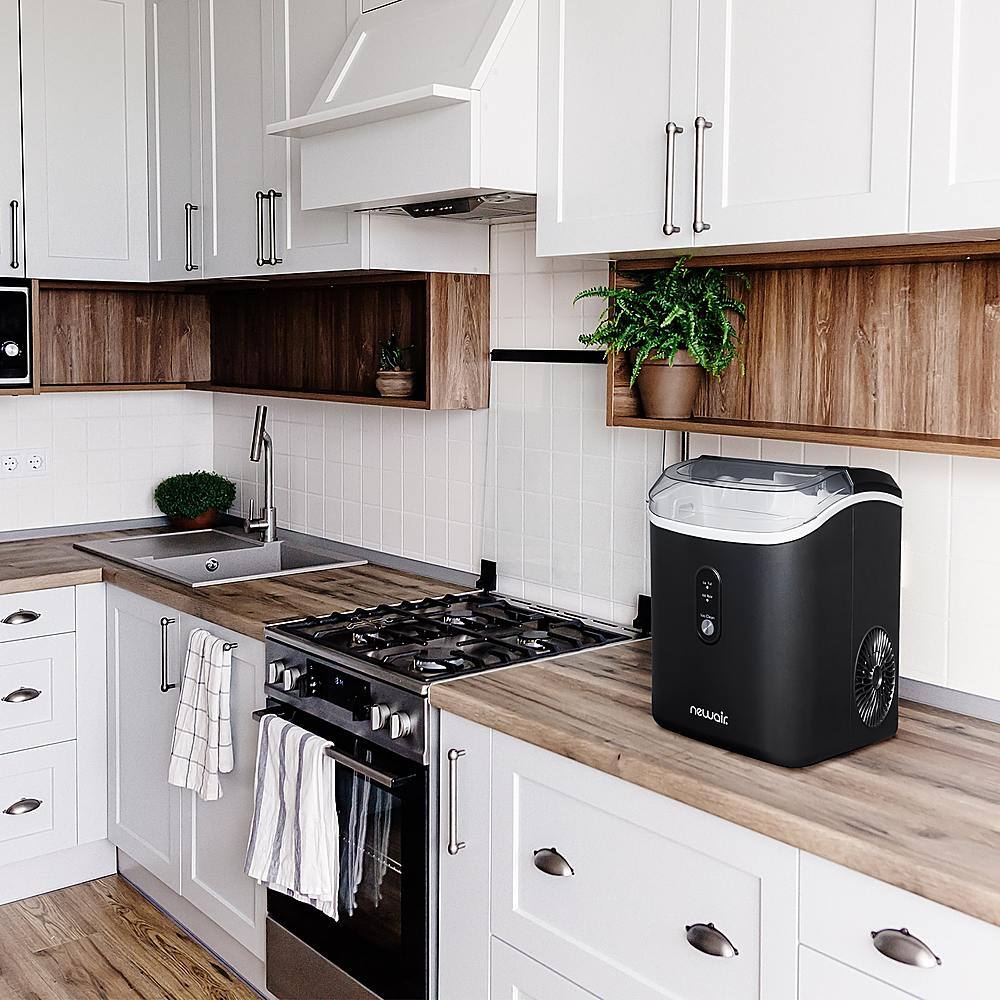 NewAir - 26 lb Countertop Nugget Ice Maker with Self-Cleaning Function, Ice Scoop and Basket - Black - Image 4