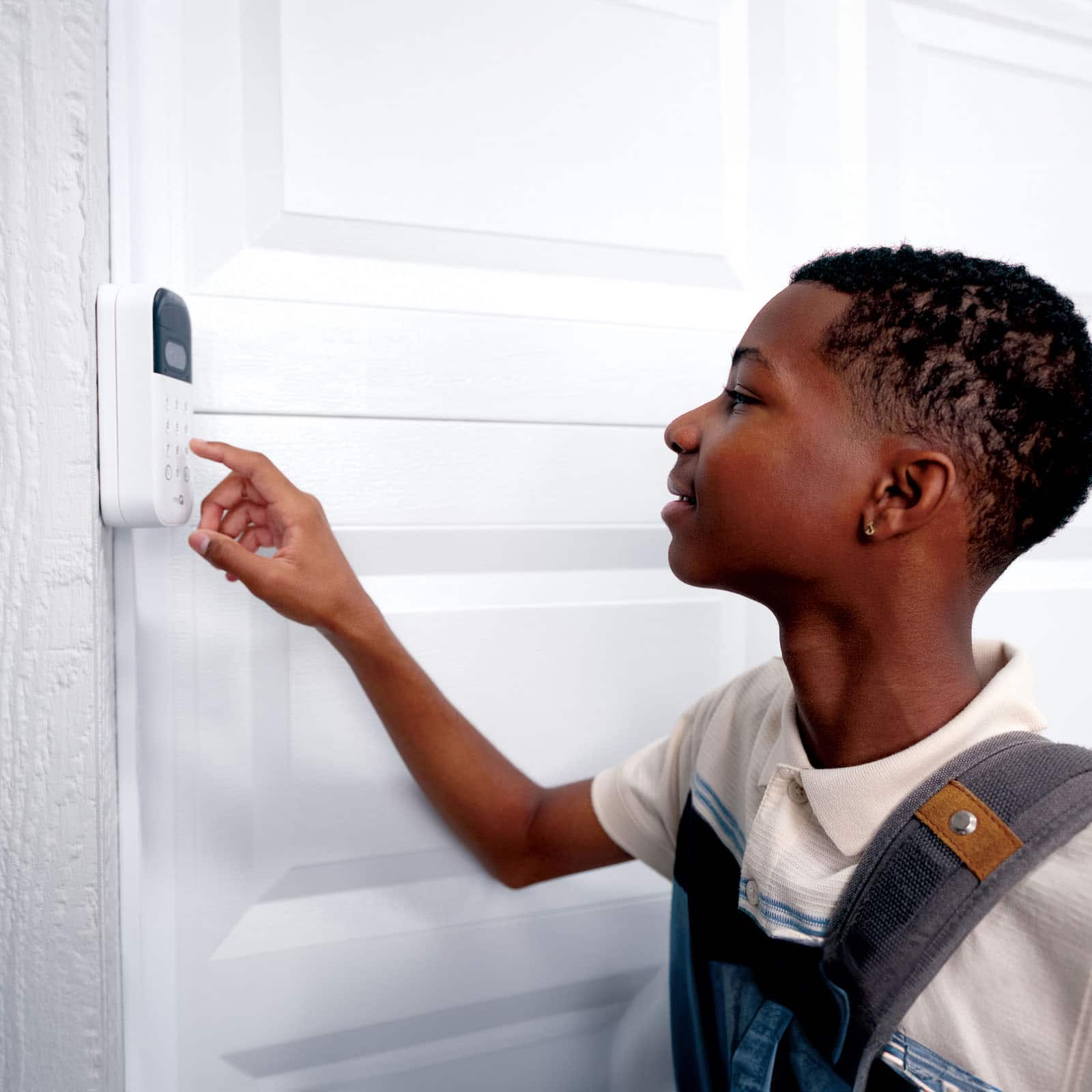 Chamberlain - MyQ Smart Garage Video Keypad – Battery Operated - White - Image 17