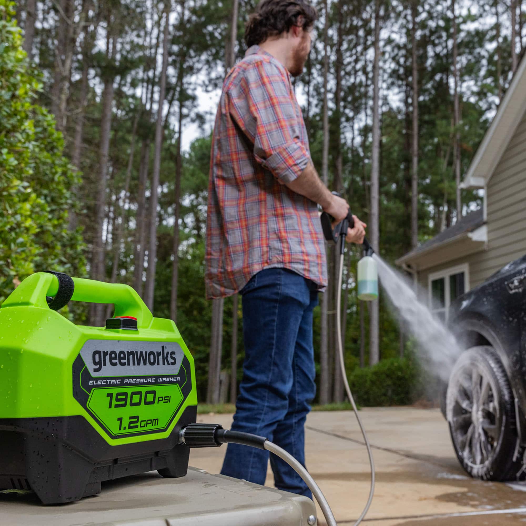 Greenworks - 1900 PSI 1.2 GPM Electric Pressure Washer Combo Kit - Green - Image 4