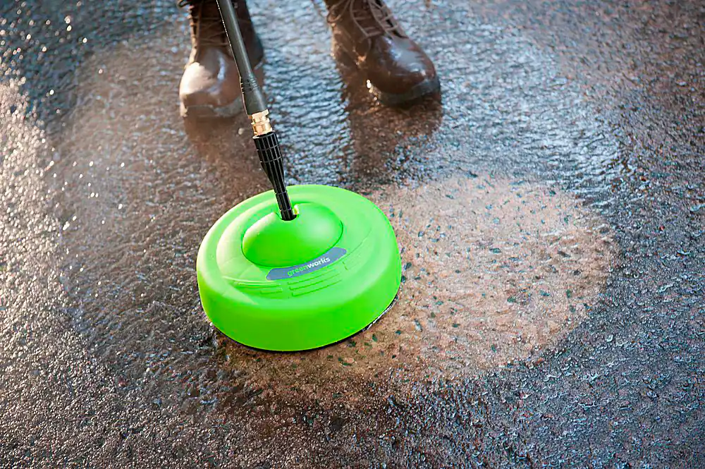 Greenworks - 1900 PSI 1.2 GPM Electric Pressure Washer Combo Kit - Green - Image 2
