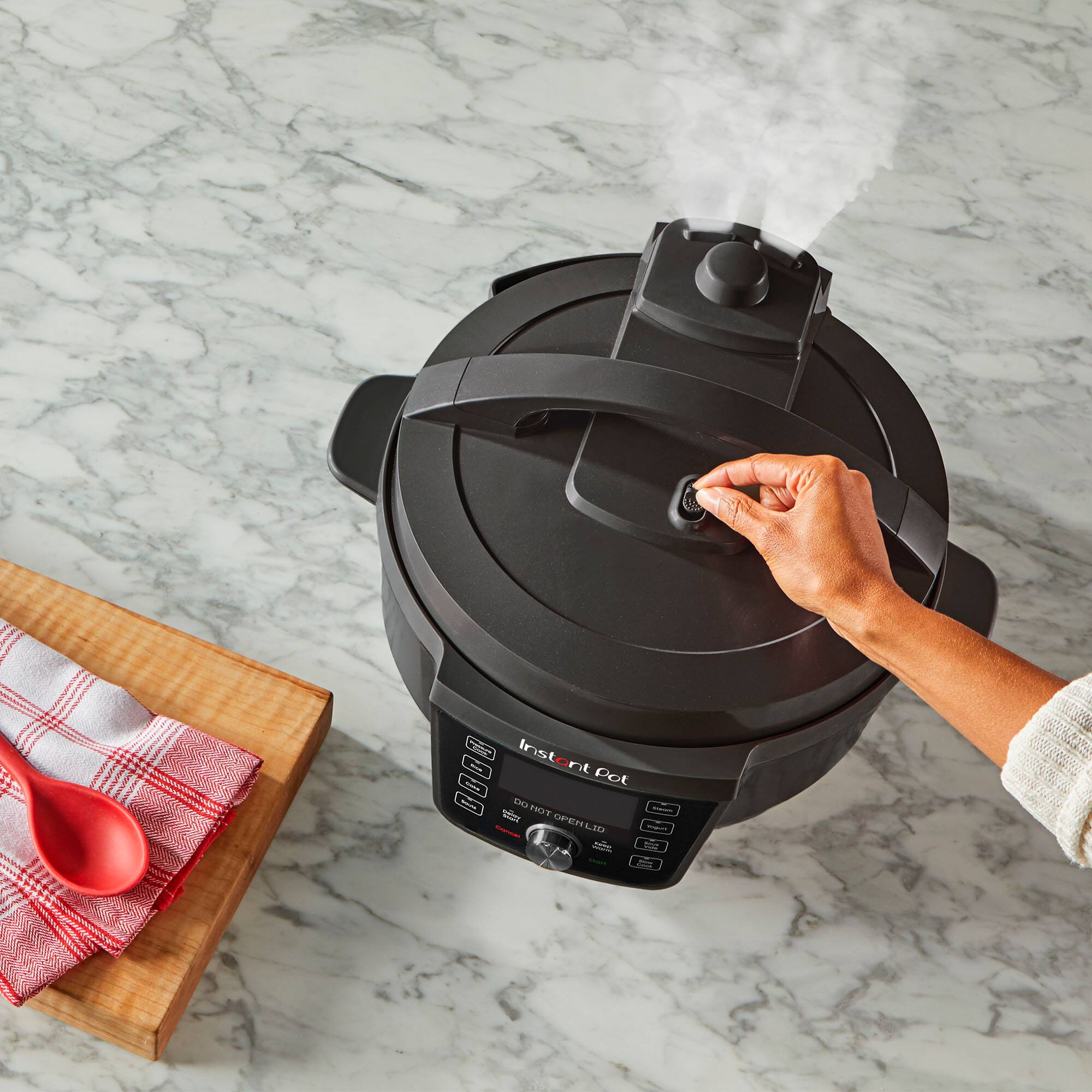 Instant Pot - RIO WIDE Plus 7.5Qt 7-in-1 Electric Pressure Cooker & Multi-Cooker - Black - Image 6