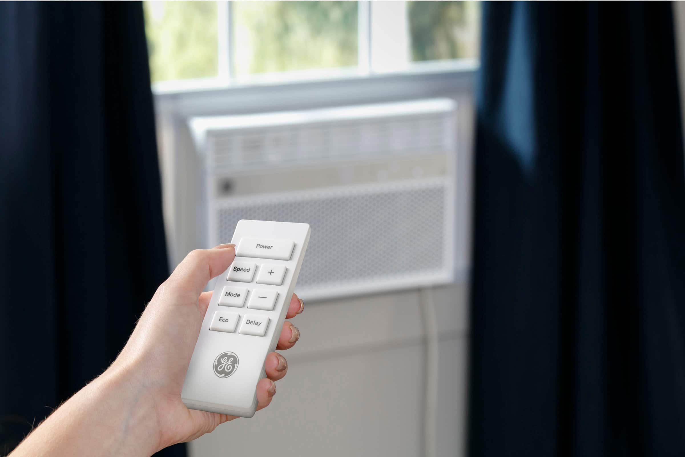 GE - 550 Sq. Ft. 12000 BTU Smart Window Air Conditioner - White - Image 6