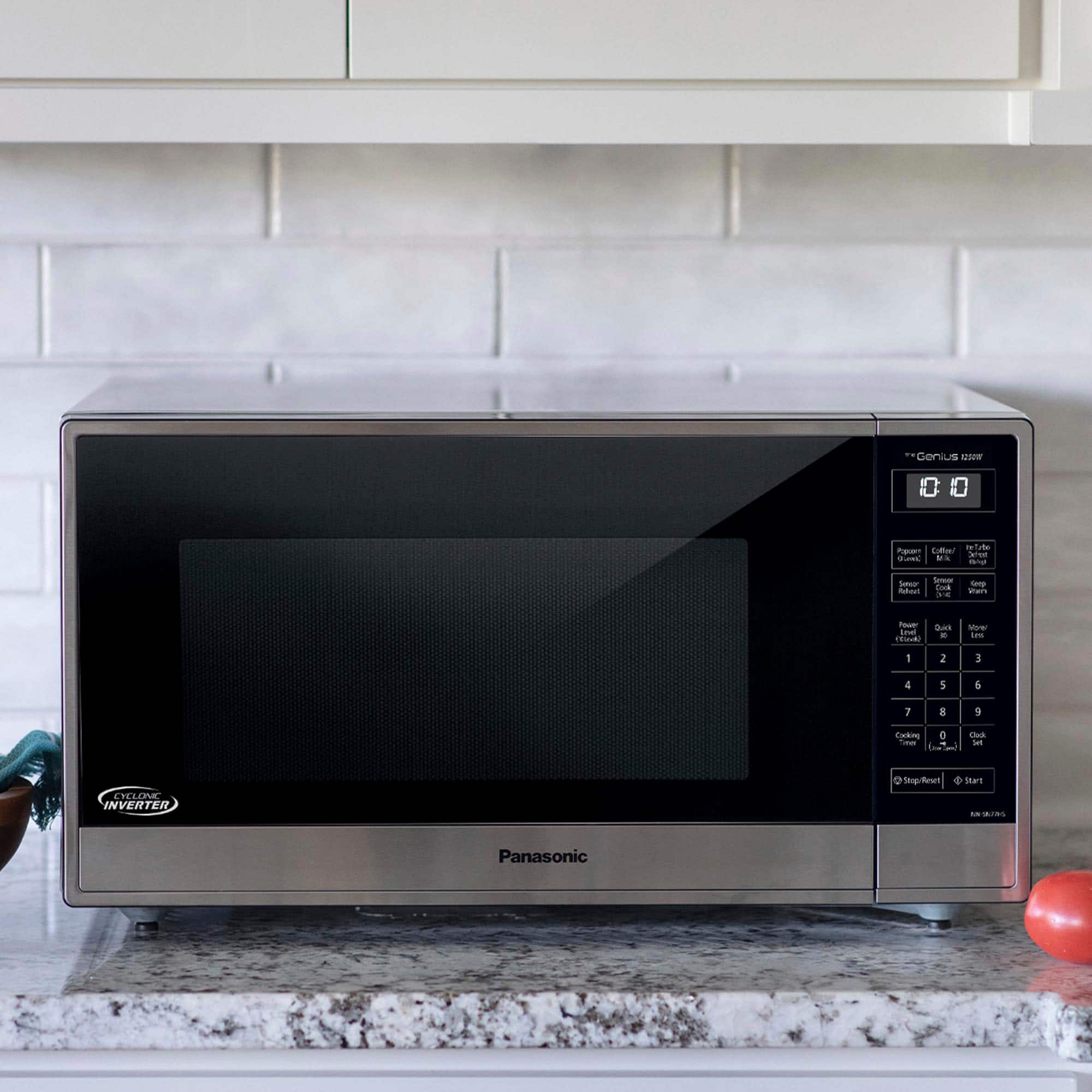 Panasonic - 1.6 Cu. Ft. 1250Watt Countertop Microwave Oven with Cyclonic Inverter Technology - Stainless Steel/silver - Image 2