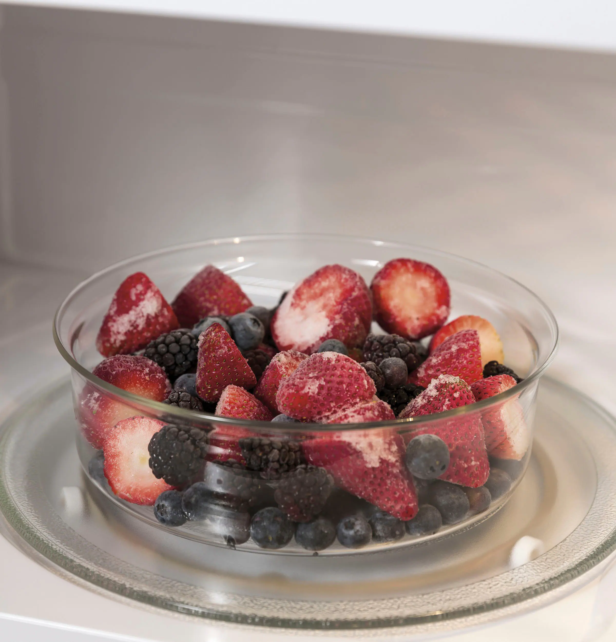 GE - 1.1 Cu. Ft. Countertop Microwave with Convenience Cooking Controls - Stainless Steel - Image 2